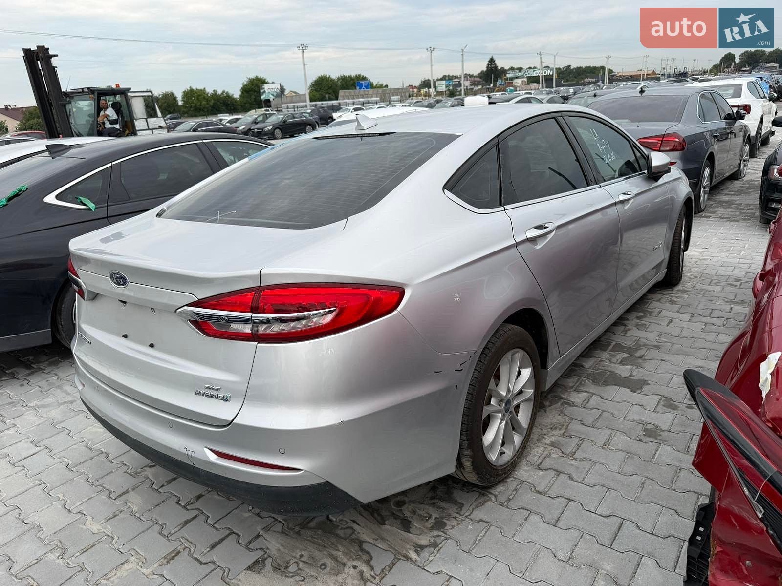 Ford Fusion 2018 VIN 3FA6P0LU4KR106321 фото оголошення 13 з 20