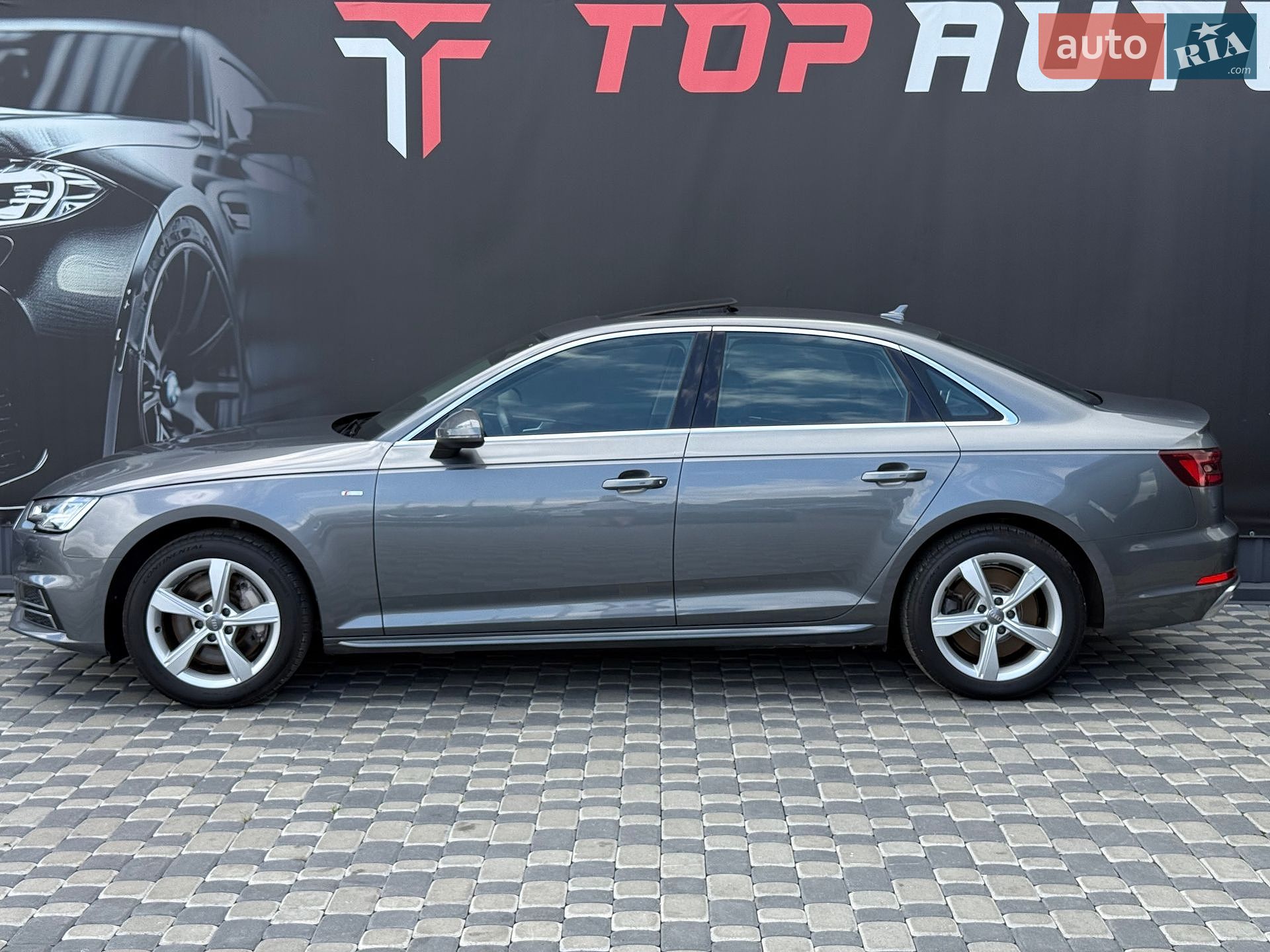 Audi A4 2019 VIN WAUDNAF44KA101992 фото оголошення 12 з 60