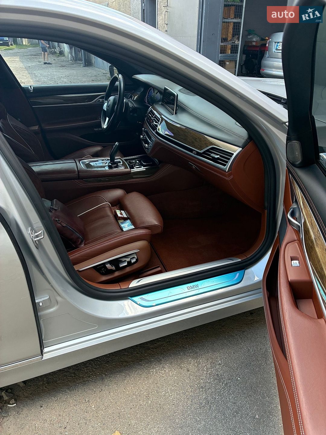 BMW 7 Series 2016 VIN WBA7E2C50HG739999 фото оголошення 2 з 12