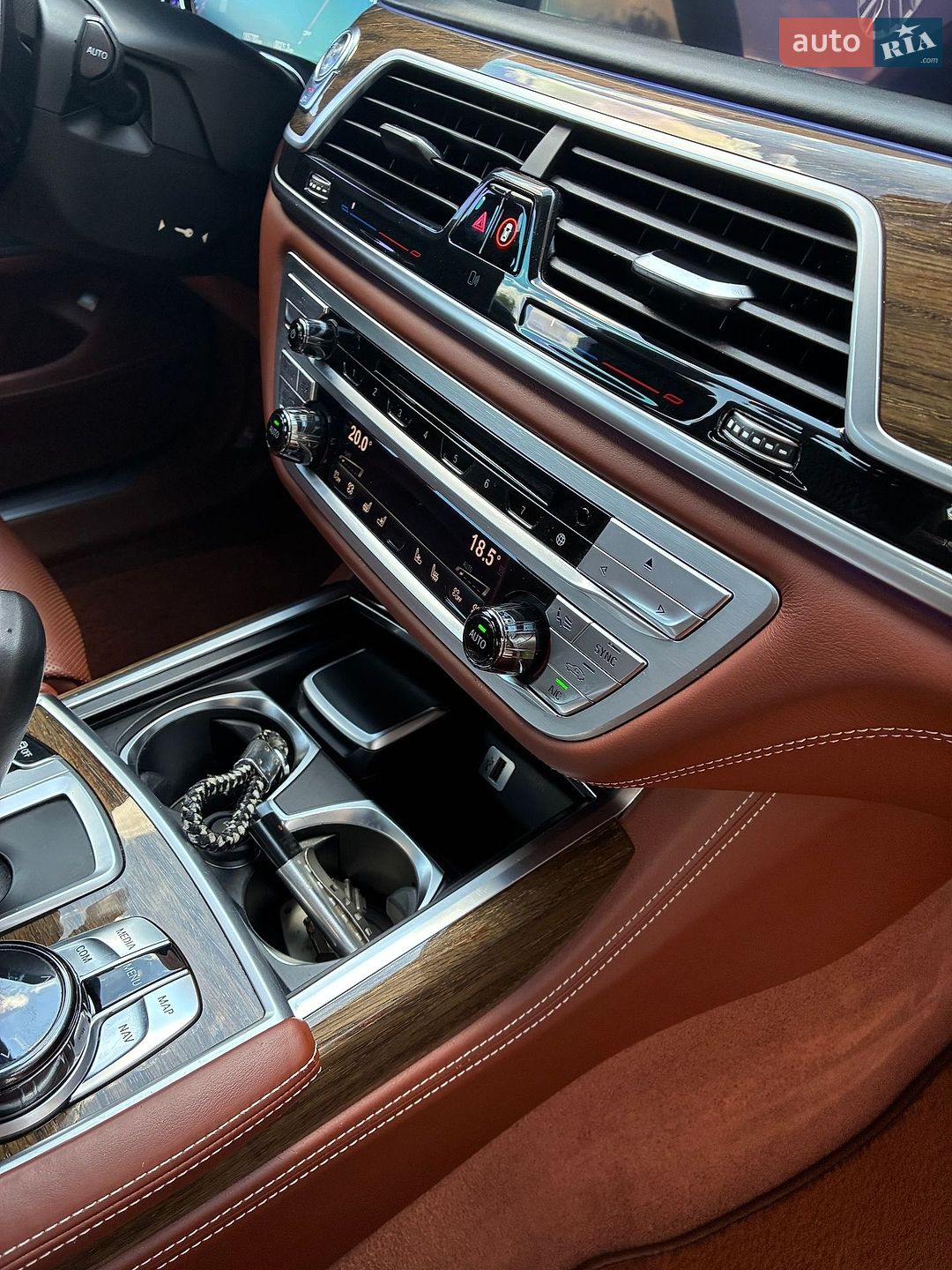 BMW 7 Series 2016 VIN WBA7E2C50HG739999 фото оголошення 7 з 12