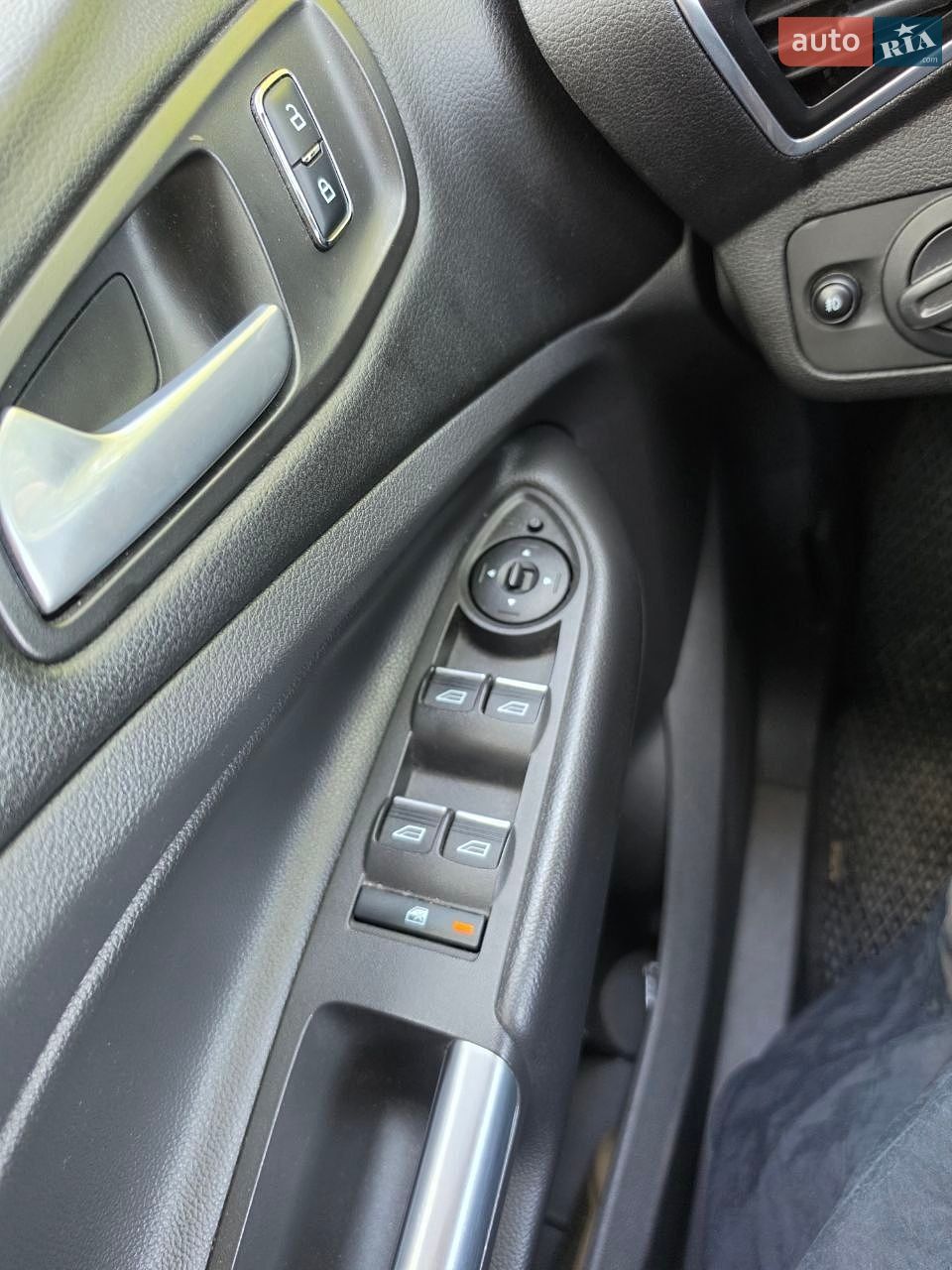 Ford Kuga 2015 VIN WF0AXXWPMAFY73084 фото оголошення 5 з 25