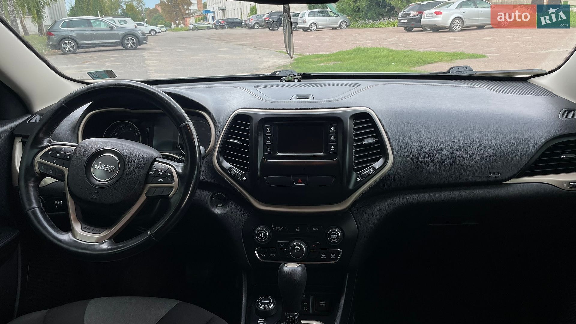 Jeep Cherokee 2015 VIN 1C4PJMAB1FW774766 фото оголошення 11 з 24