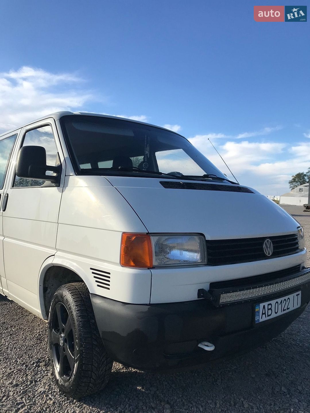 Volkswagen Transporter 2000 VIN WV1ZZZ70ZYX117086 фото оголошення 2 з 14