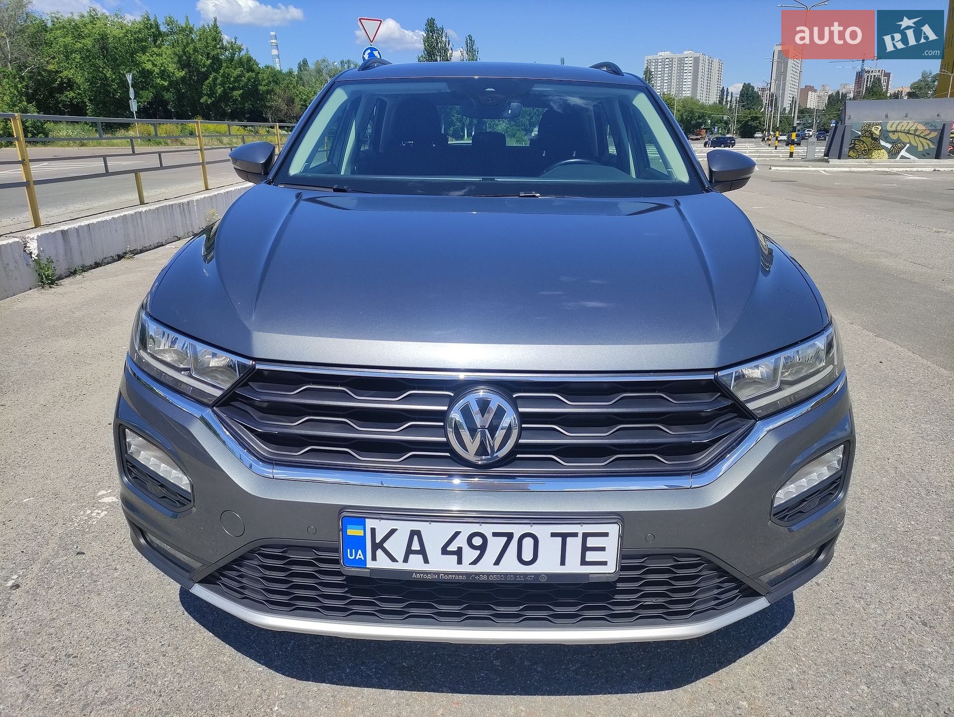 Volkswagen T-Roc 2019 VIN WVGZZZA1ZLV001058 фото оголошення 2 з 143