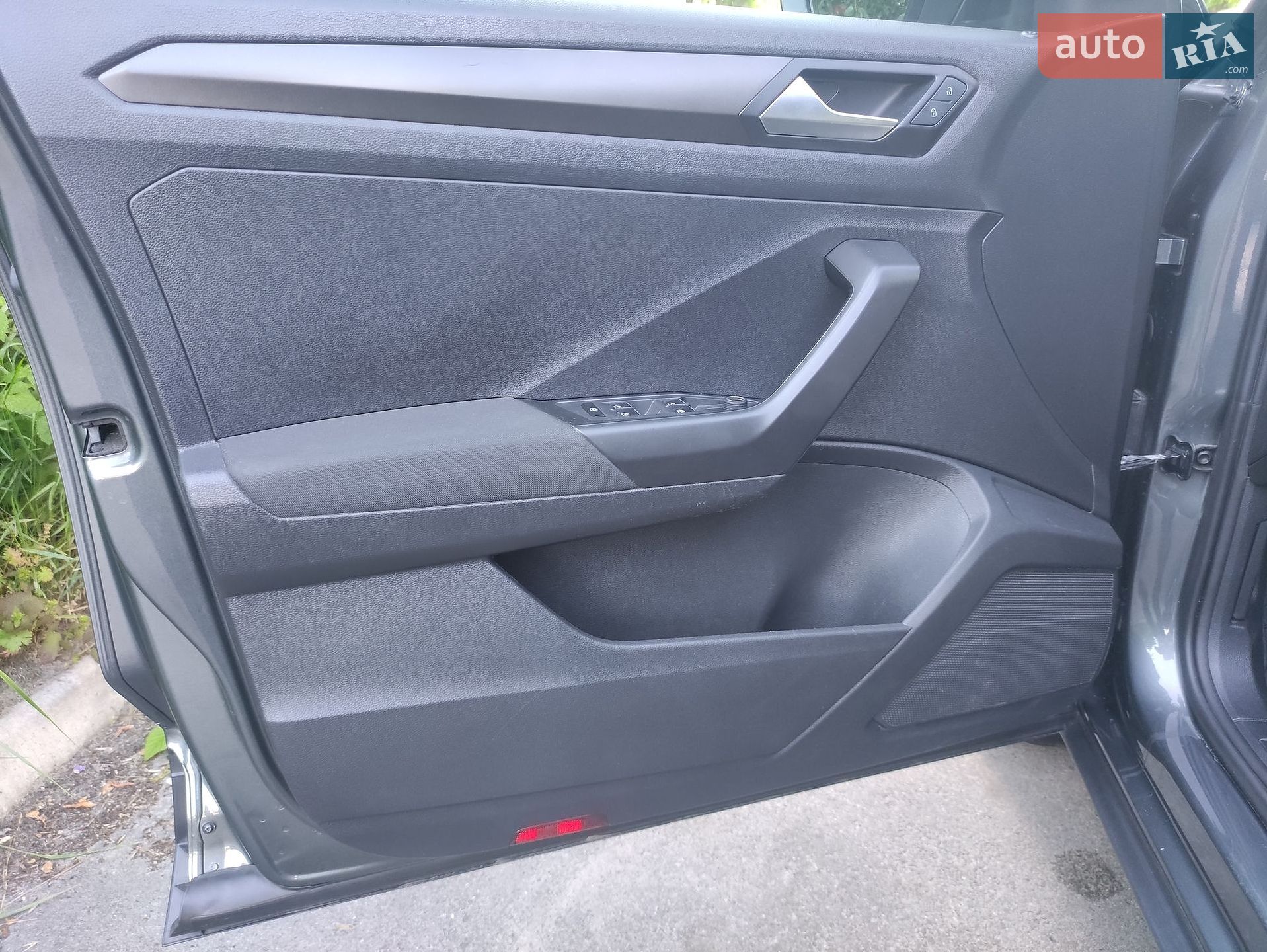 Volkswagen T-Roc 2019 VIN WVGZZZA1ZLV001058 фото оголошення 42 з 143