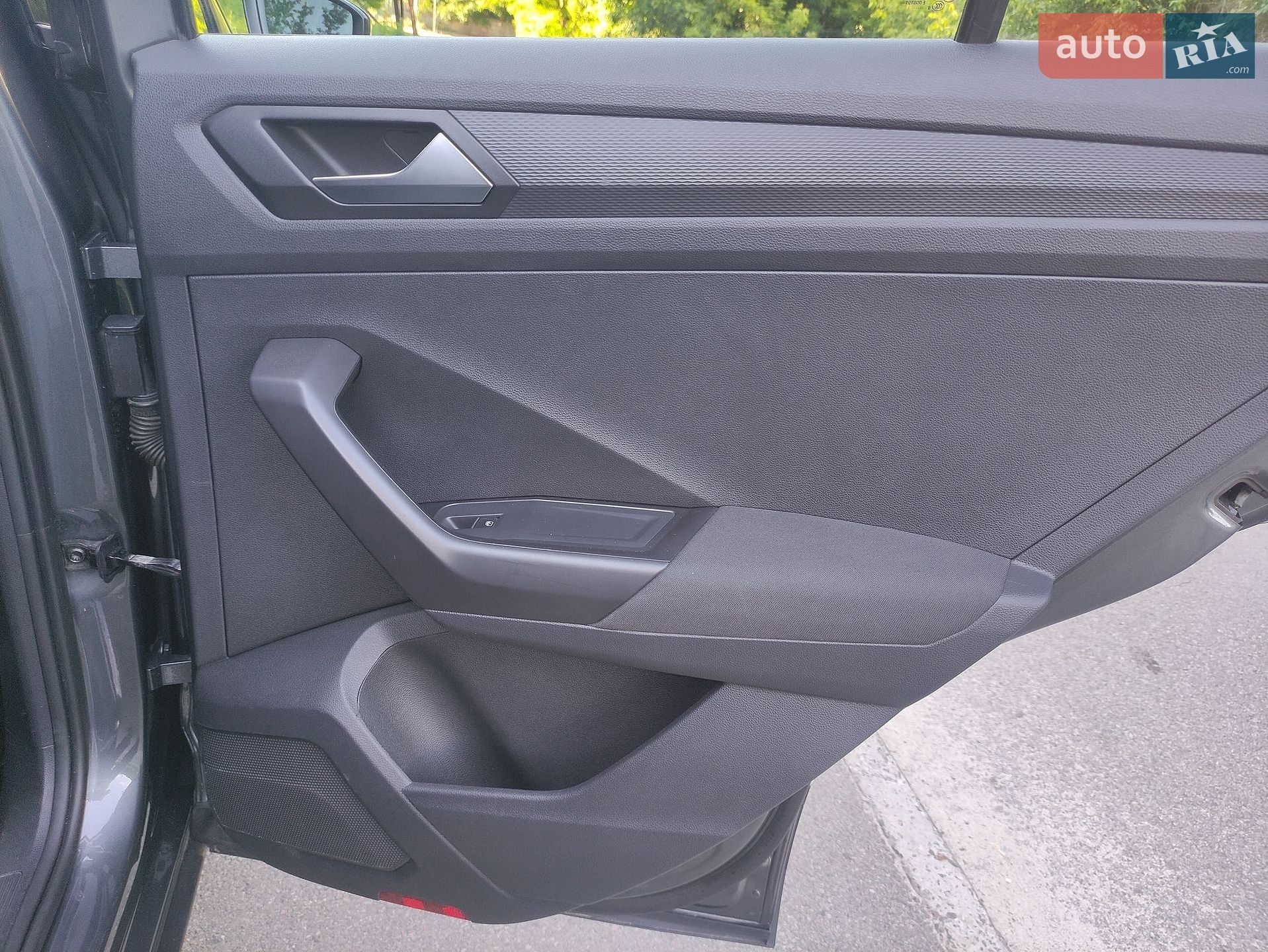 Volkswagen T-Roc 2019 VIN WVGZZZA1ZLV001058 фото оголошення 50 з 143