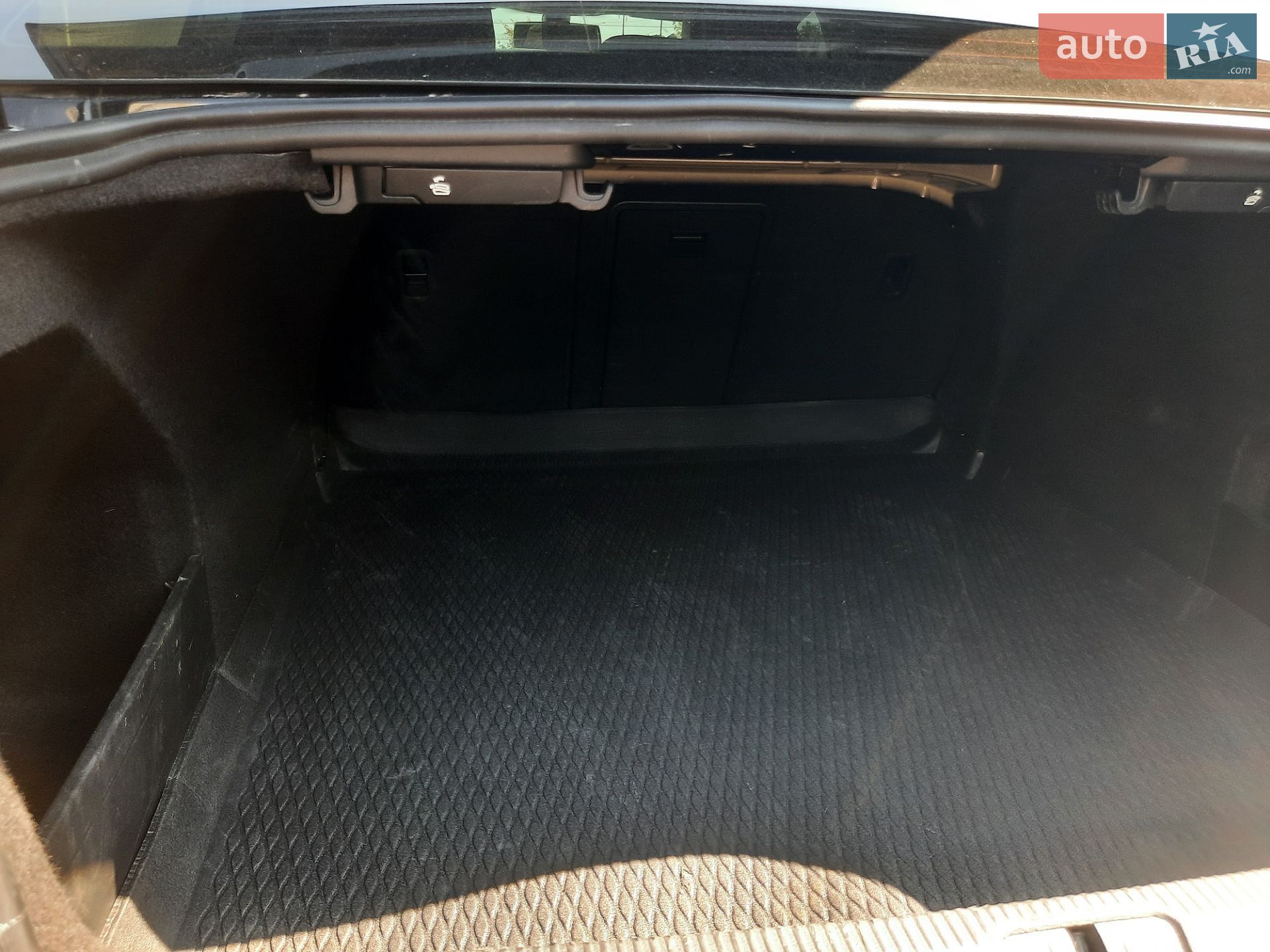 Volkswagen Passat 2011 VIN WVWZZZ3GZCP021352 фото оголошення 16 з 18