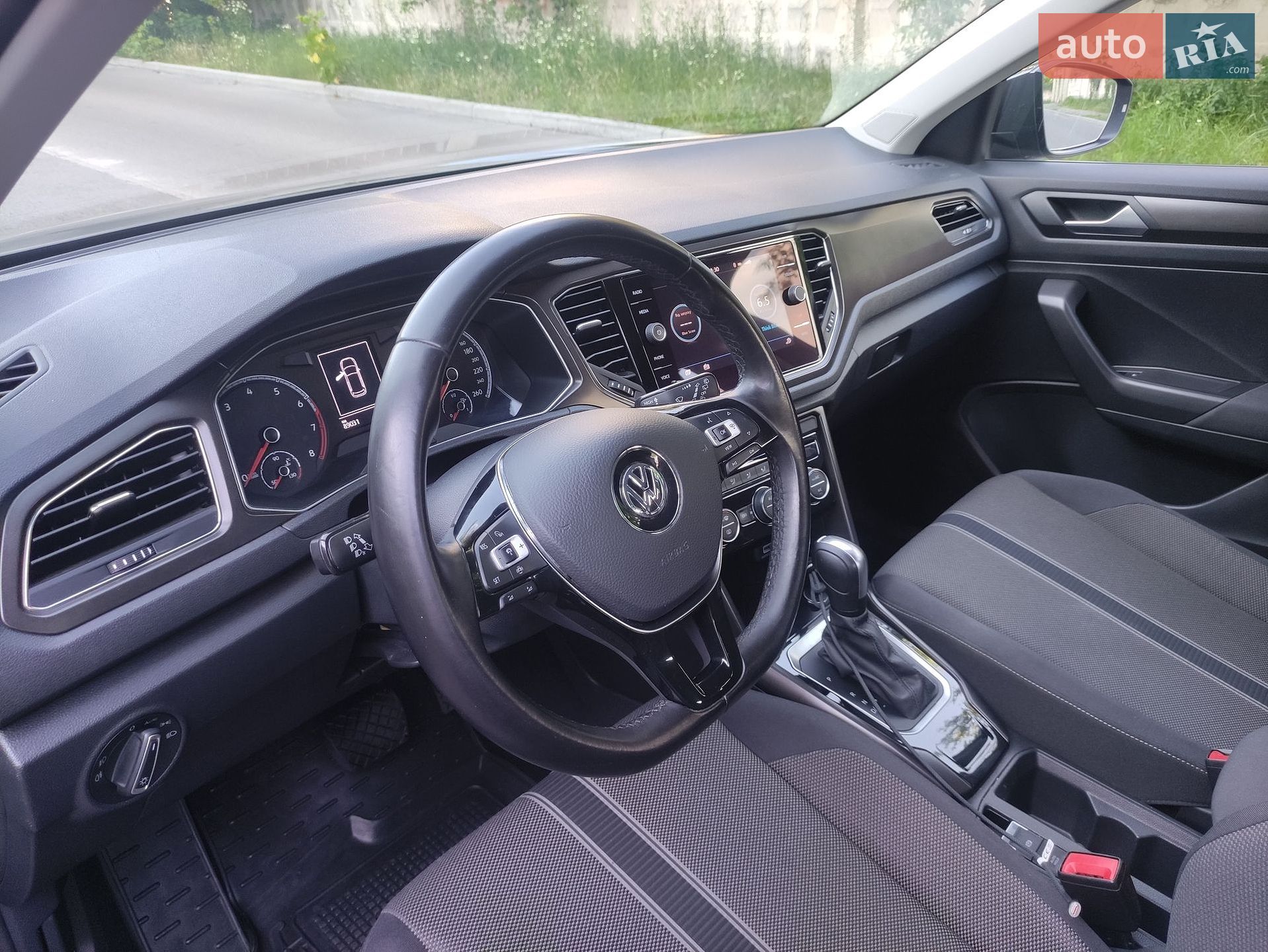 Volkswagen T-Roc 2019 VIN WVGZZZA1ZLV001058 фото оголошення 80 з 143