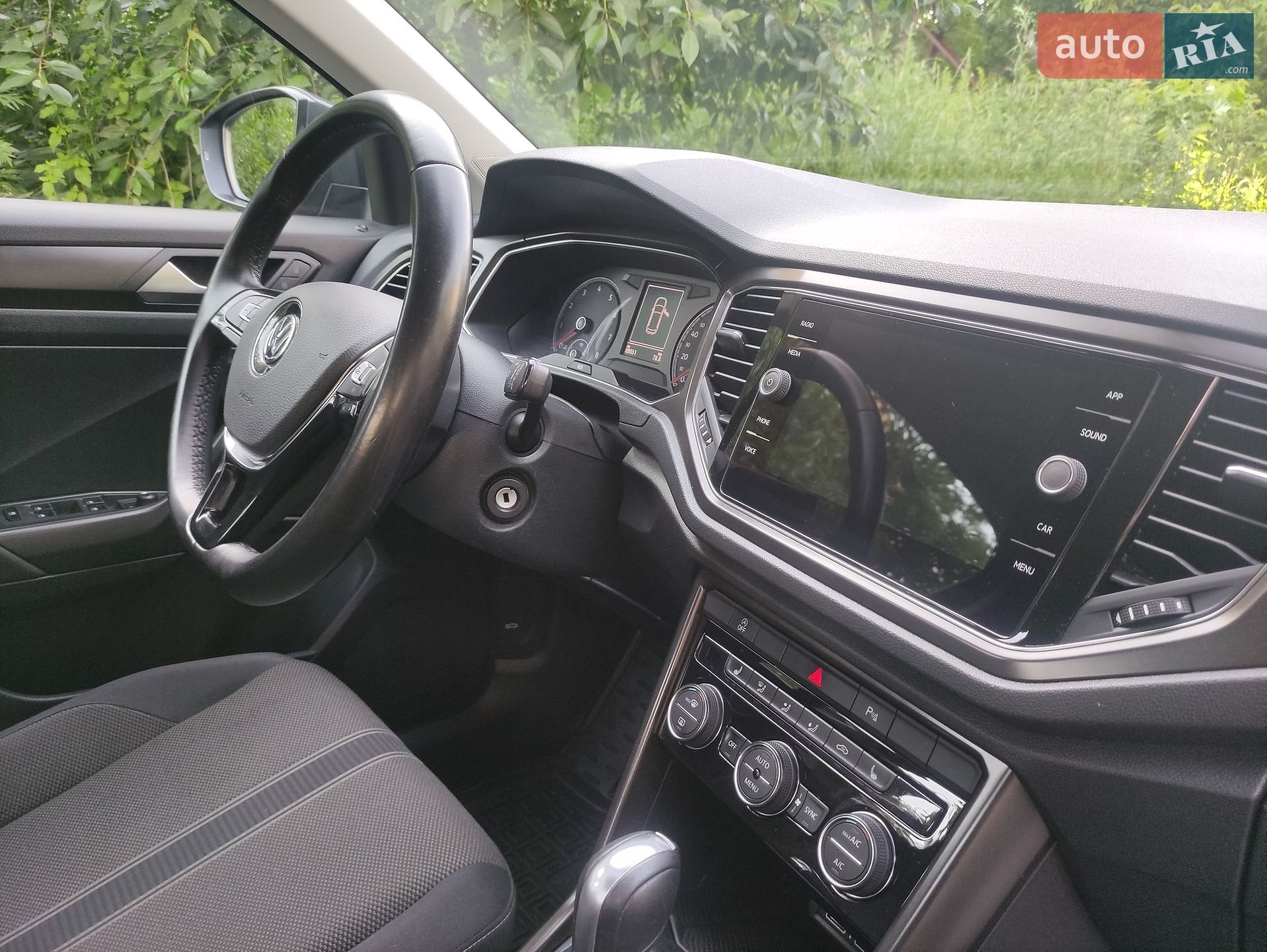 Volkswagen T-Roc 2019 VIN WVGZZZA1ZLV001058 фото оголошення 85 з 143