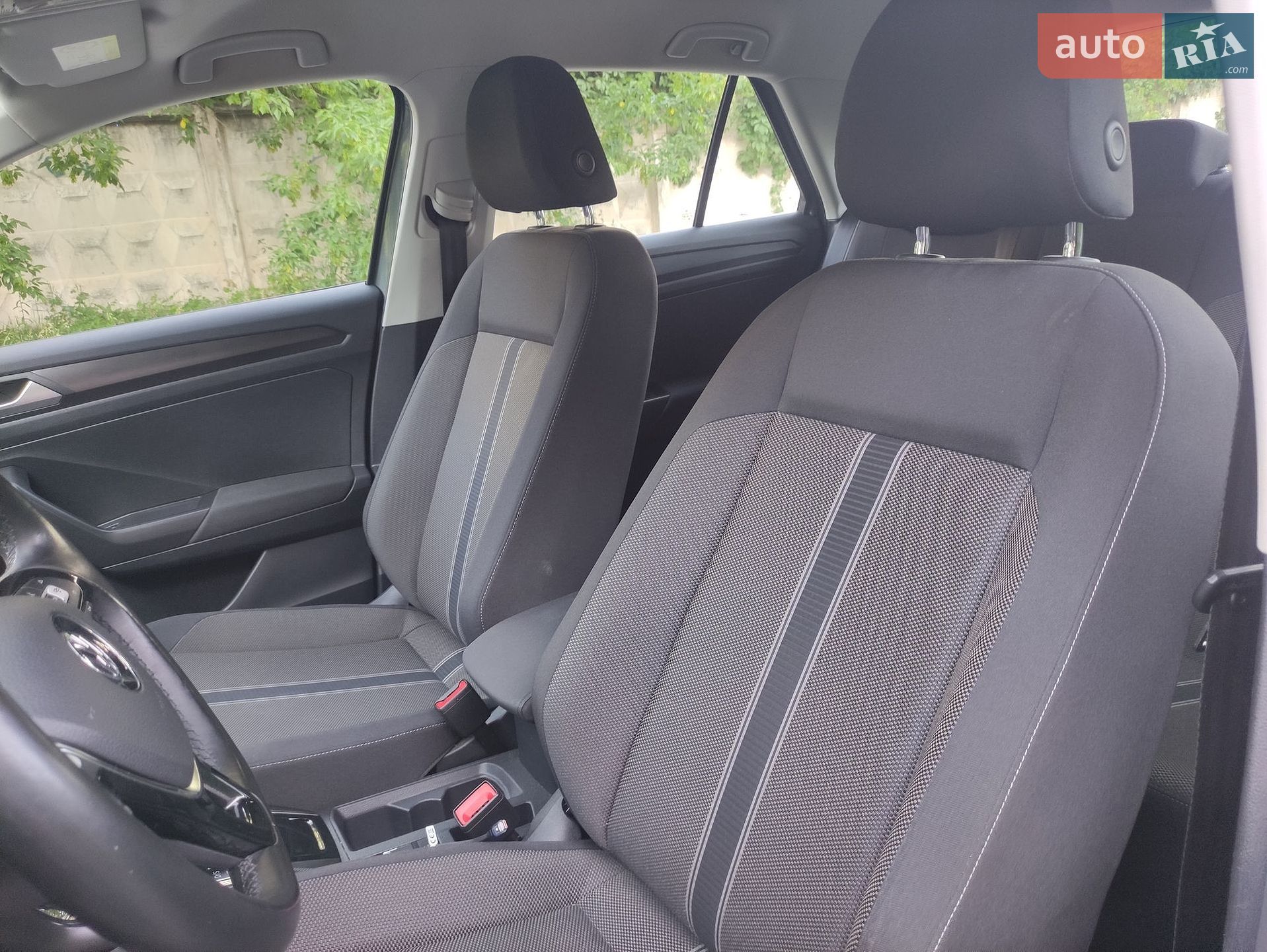 Volkswagen T-Roc 2019 VIN WVGZZZA1ZLV001058 фото оголошення 90 з 143