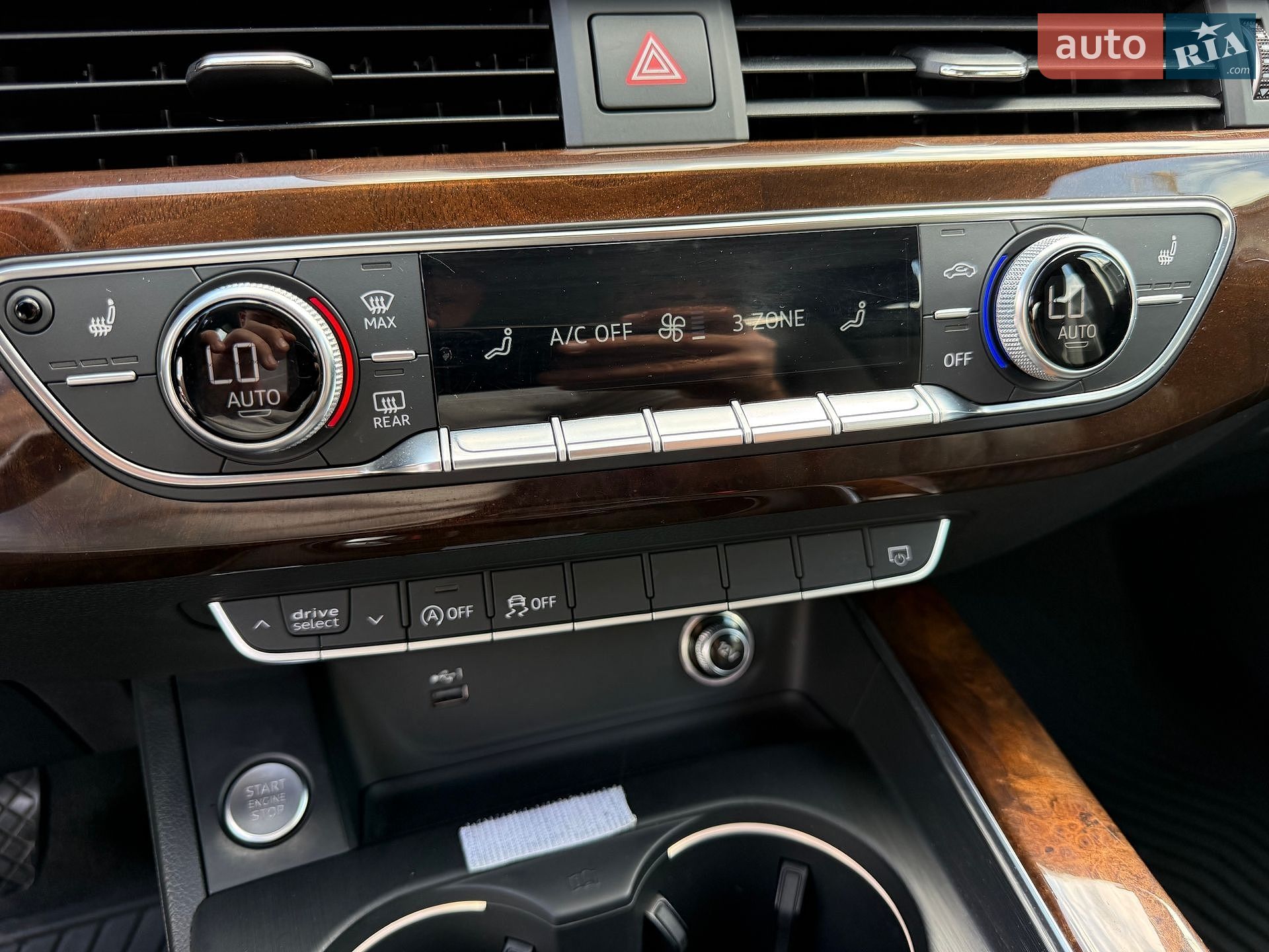 Audi A4 2019 VIN WAUDNAF44KA101992 фото оголошення 26 з 60
