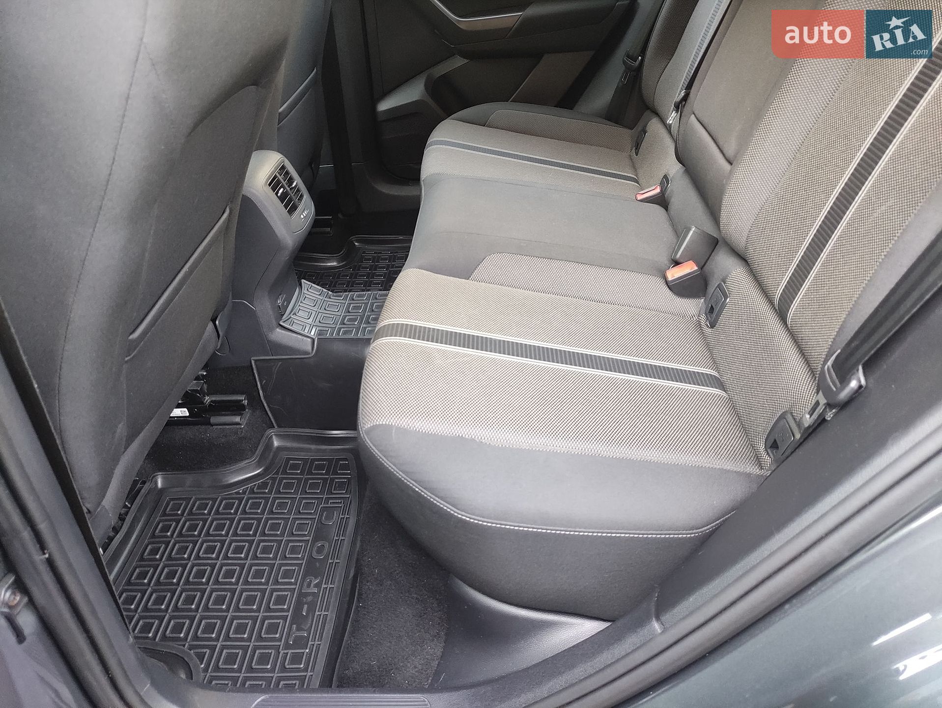 Volkswagen T-Roc 2019 VIN WVGZZZA1ZLV001058 фото оголошення 98 з 143
