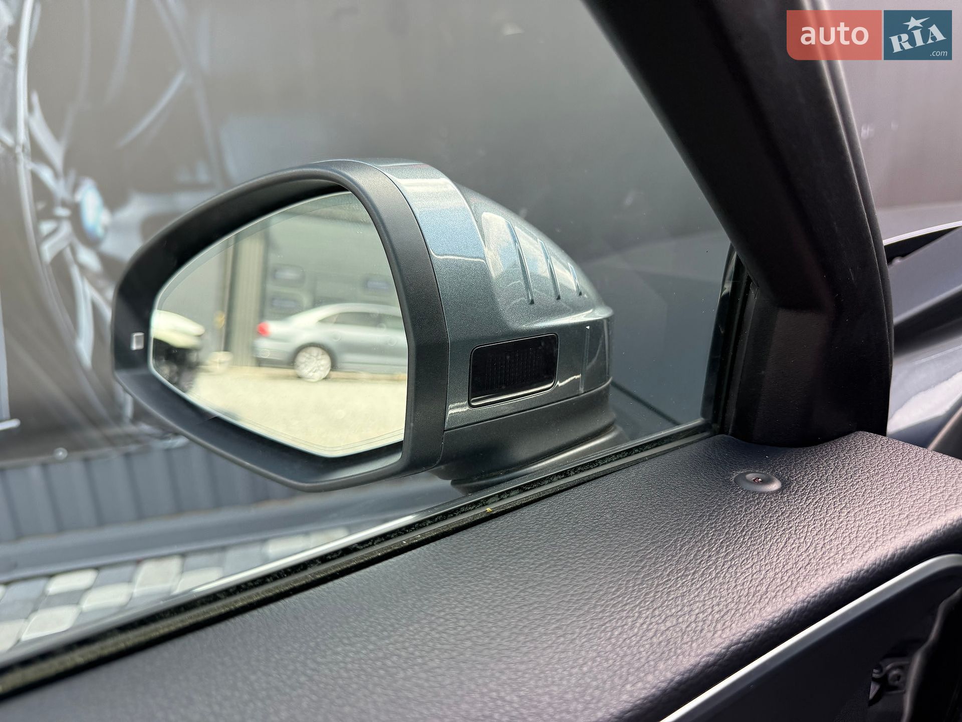 Audi A4 2019 VIN WAUDNAF44KA101992 фото оголошення 32 з 60