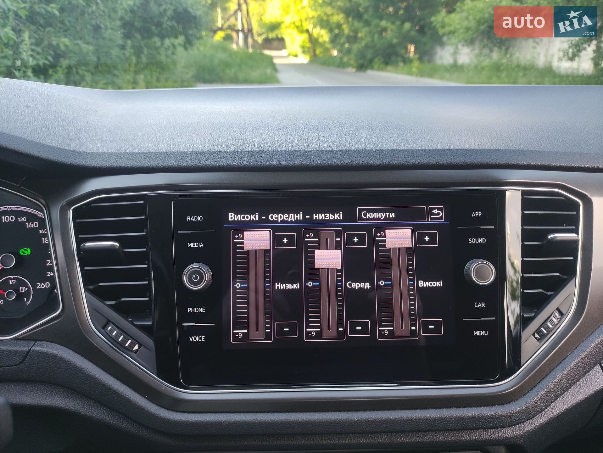 Volkswagen T-Roc 2019 VIN WVGZZZA1ZLV001058 фото оголошення 113 з 143