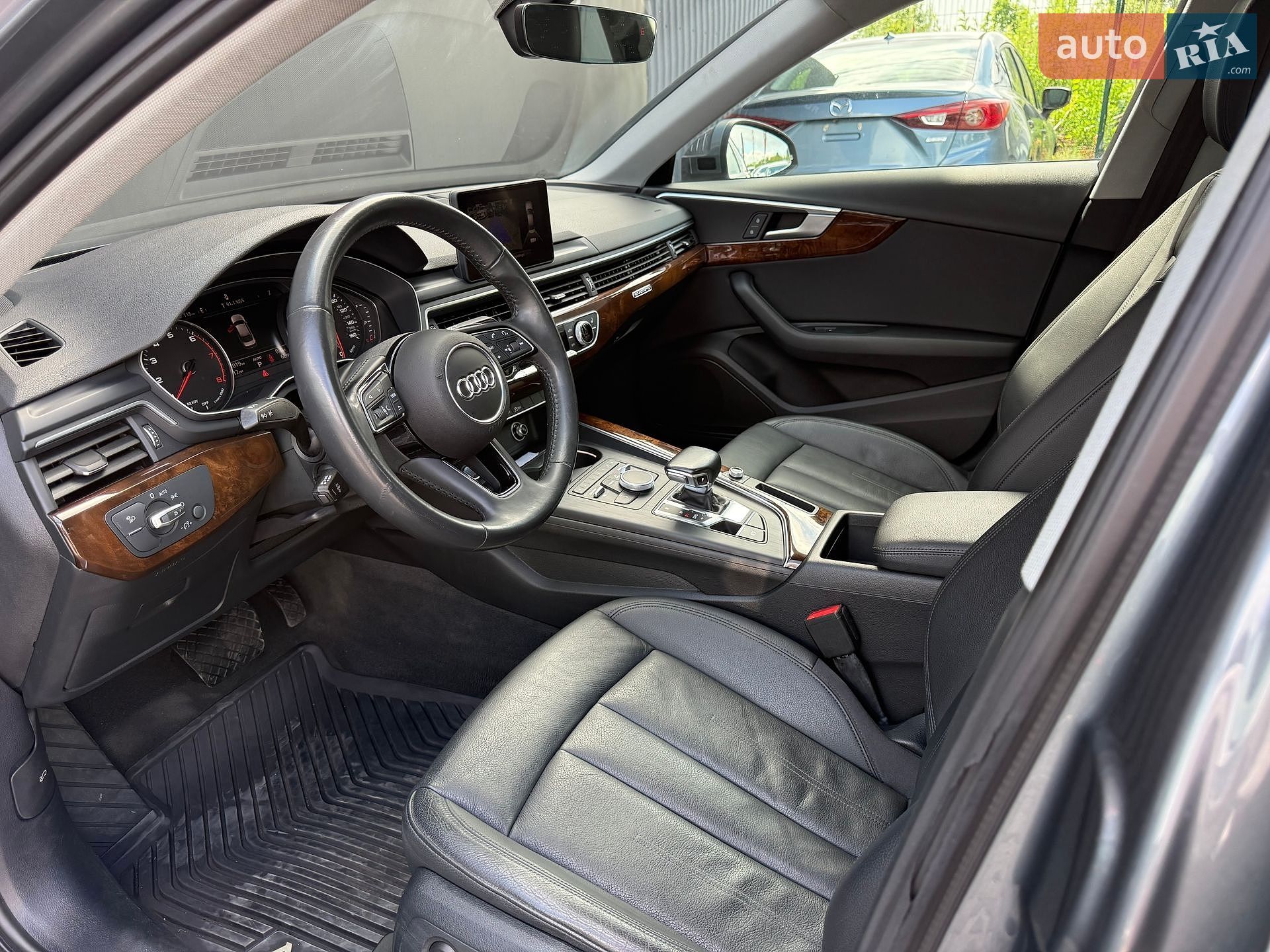 Audi A4 2019 VIN WAUDNAF44KA101992 фото оголошення 35 з 60