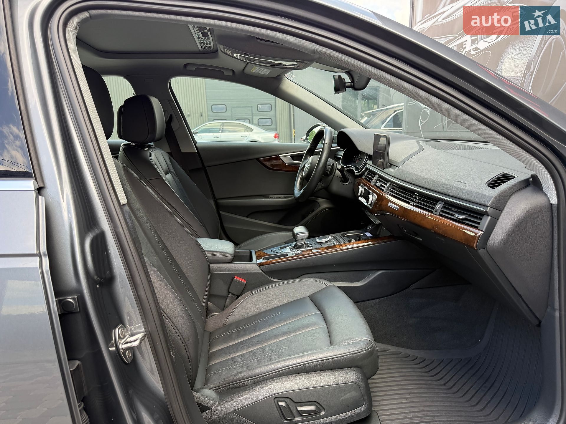 Audi A4 2019 VIN WAUDNAF44KA101992 фото оголошення 41 з 60