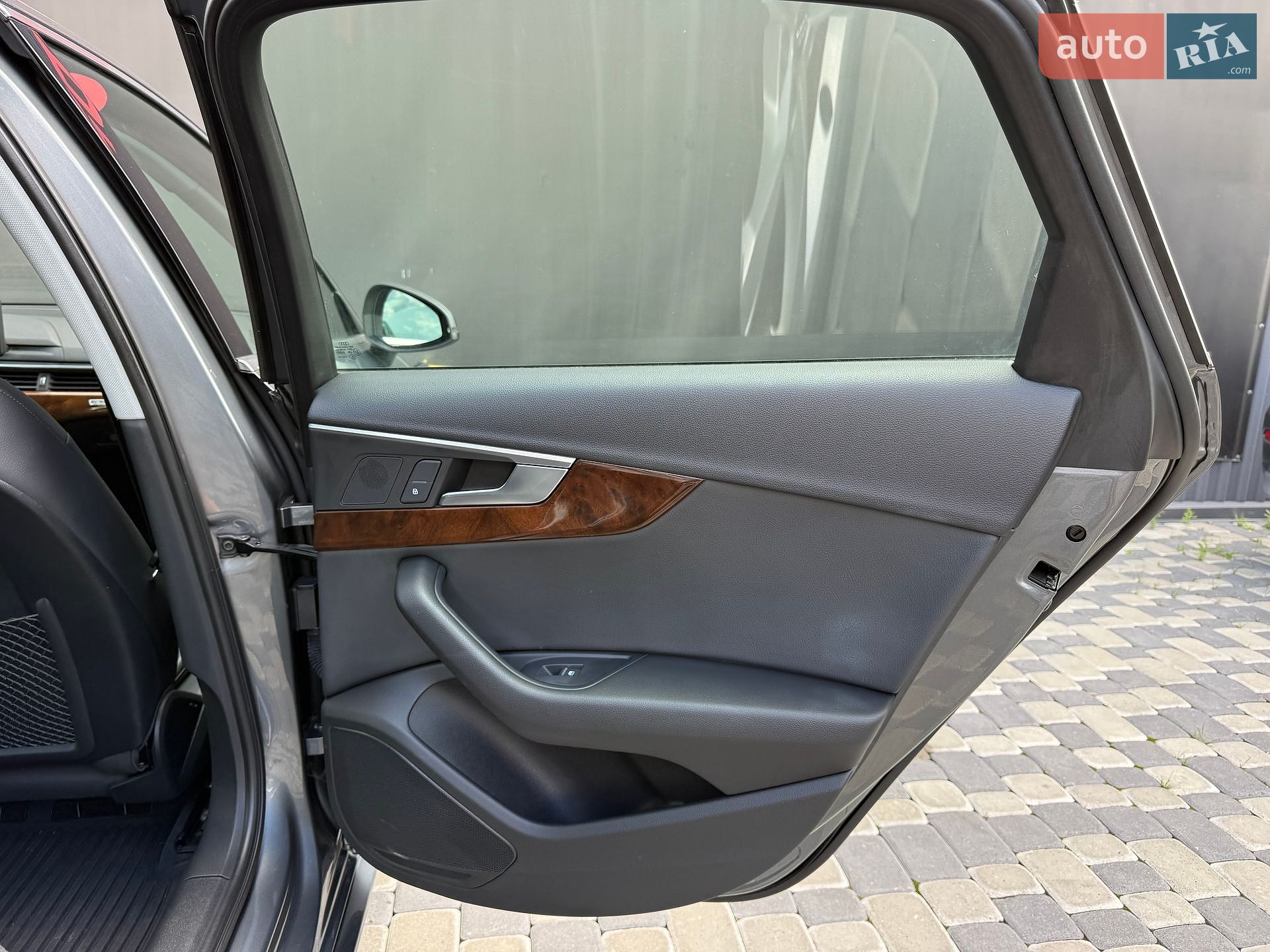 Audi A4 2019 VIN WAUDNAF44KA101992 фото оголошення 46 з 60