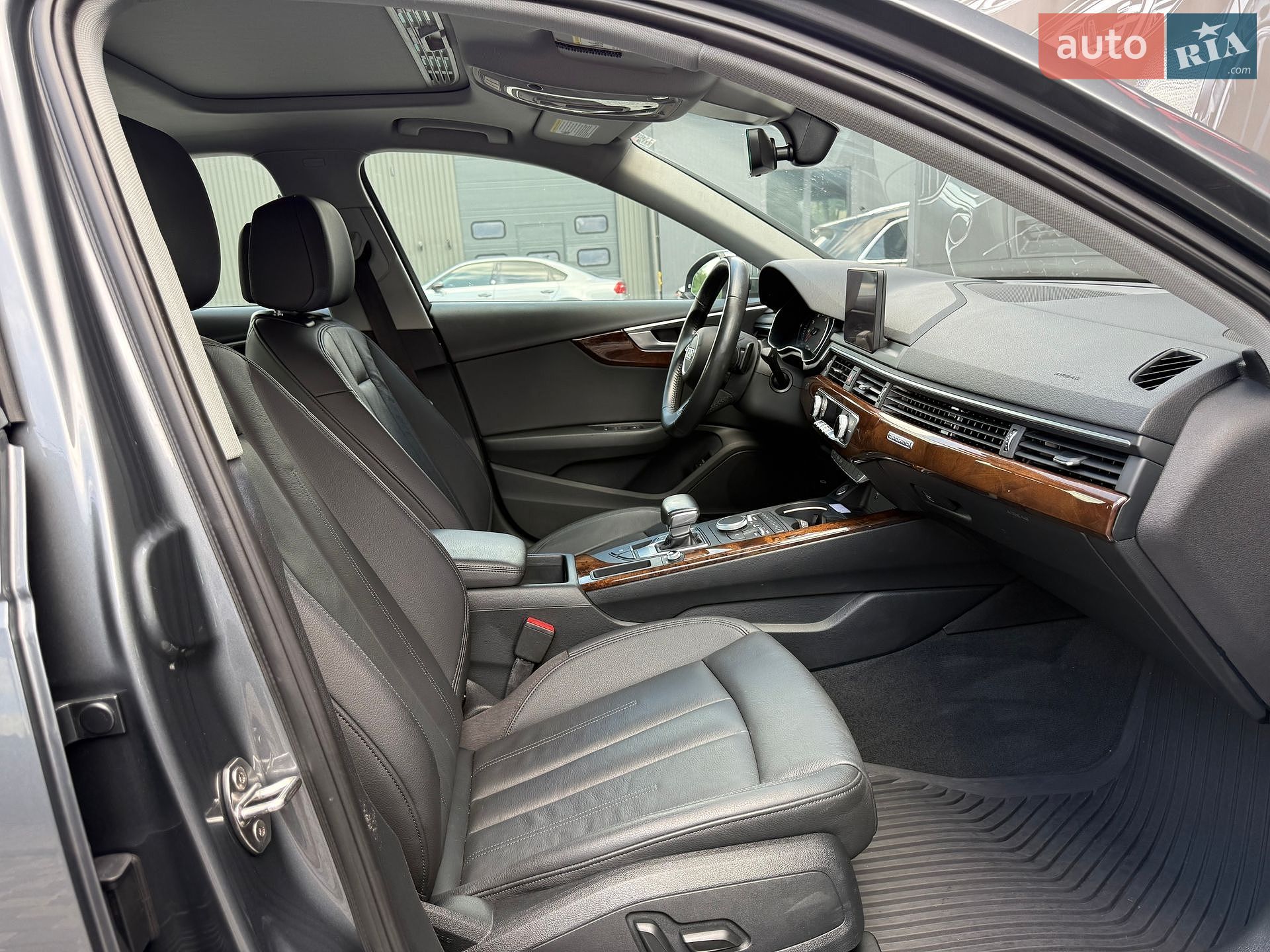 Audi A4 2019 VIN WAUDNAF44KA101992 фото оголошення 45 з 60
