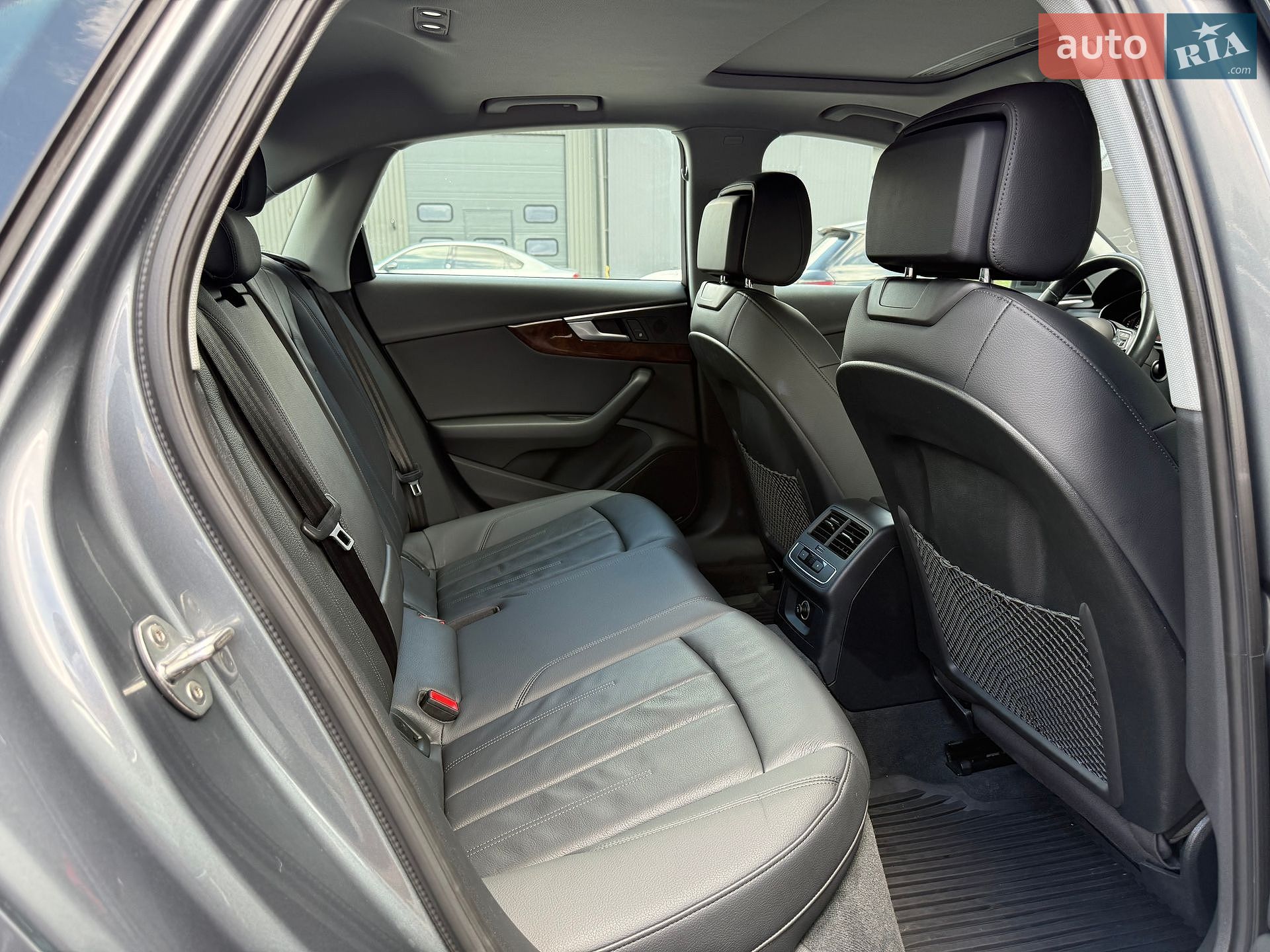 Audi A4 2019 VIN WAUDNAF44KA101992 фото оголошення 47 з 60