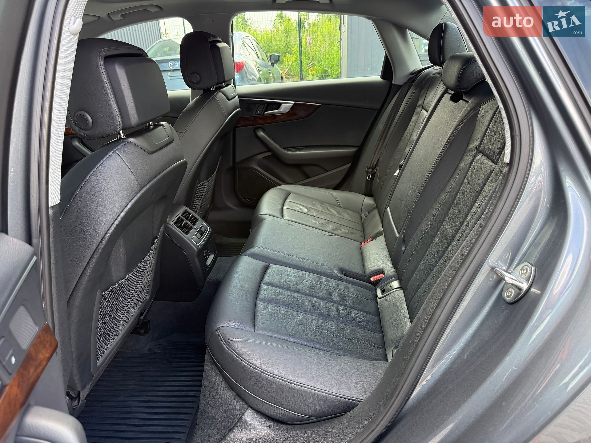 Audi A4 2019 VIN WAUDNAF44KA101992 фото оголошення 49 з 60