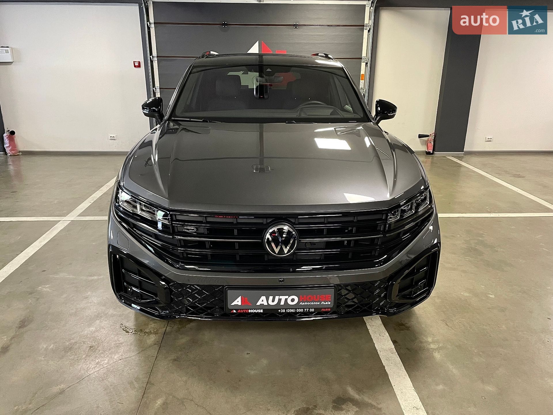 Volkswagen Touareg 2026 VIN WVGZZZCR1TD017989 фото оголошення 2 з 68