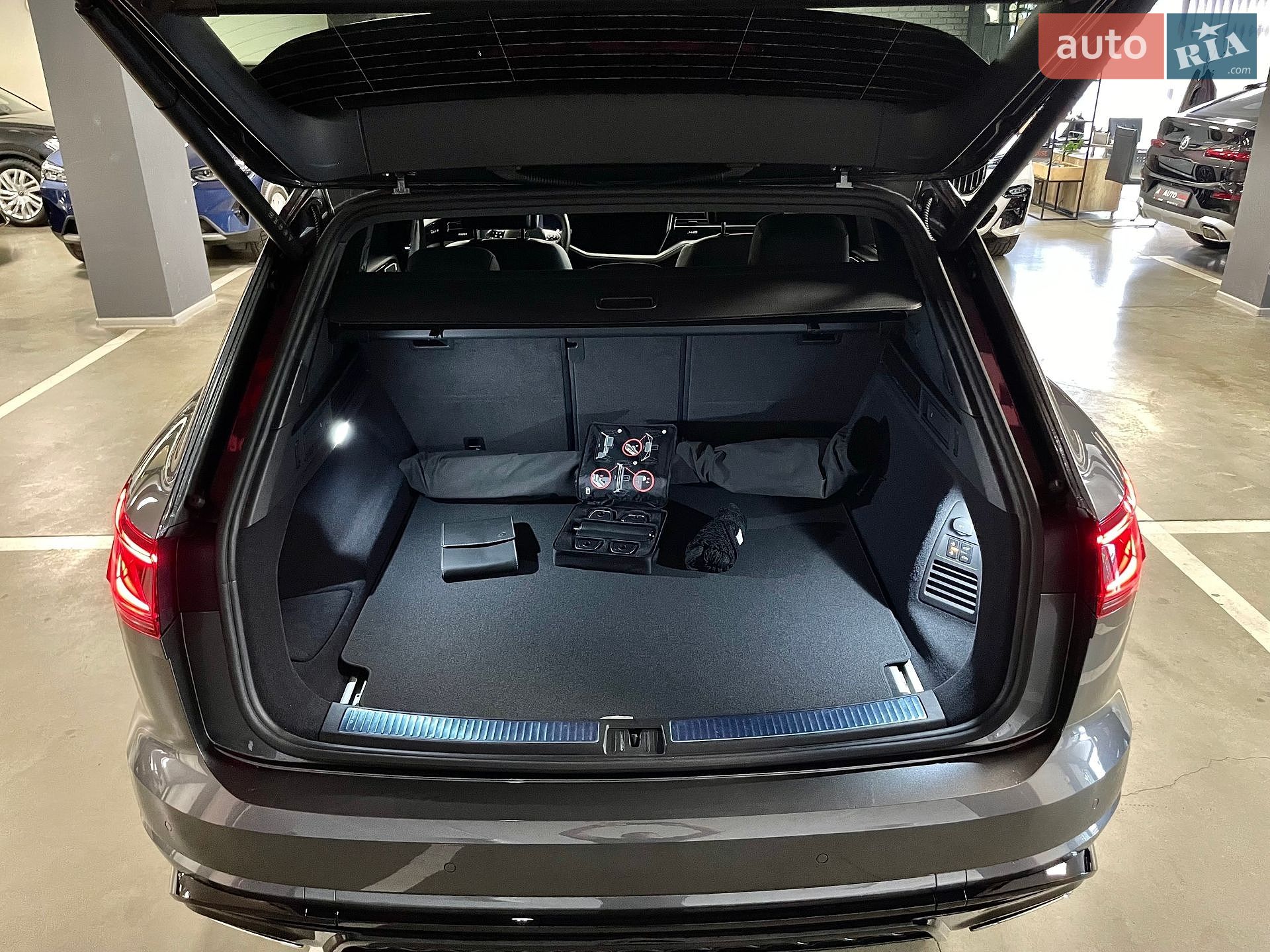 Volkswagen Touareg 2026 VIN WVGZZZCR1TD017989 фото оголошення 26 з 68