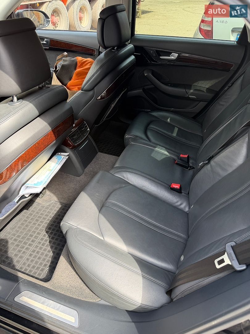 Audi A8 2011 VIN WAUZZZ4H1BN018169 фото оголошення 12 з 15
