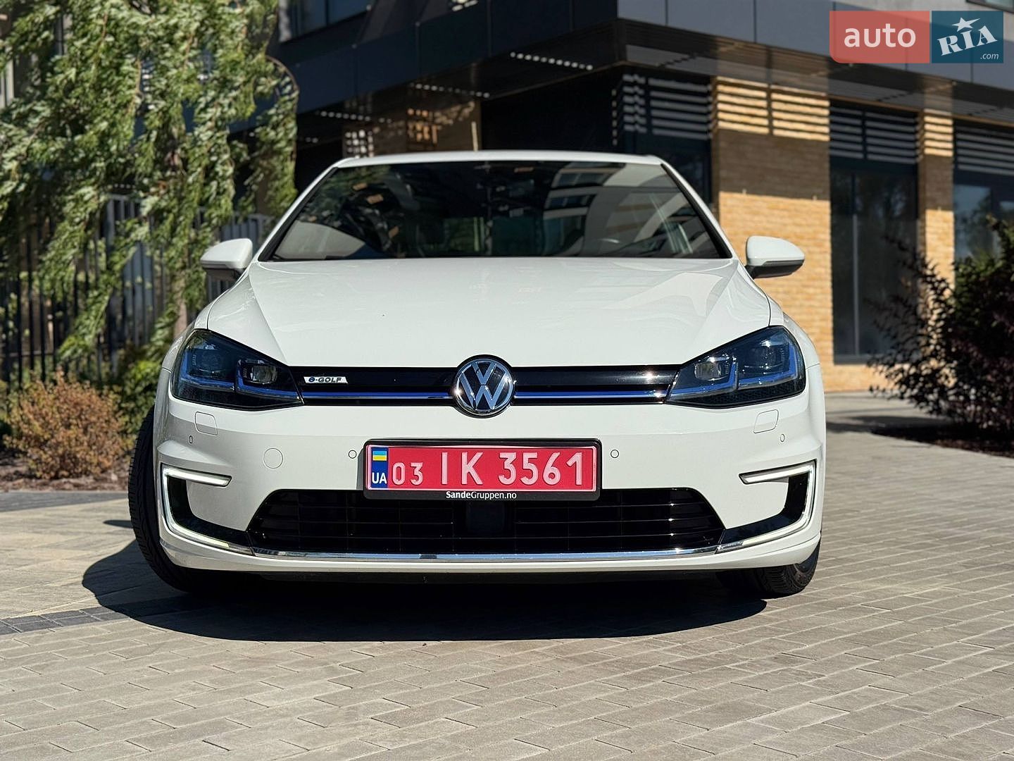 Volkswagen e-Golf 2018 VIN WVWZZZAUZJW902912 фото оголошення 4 з 30