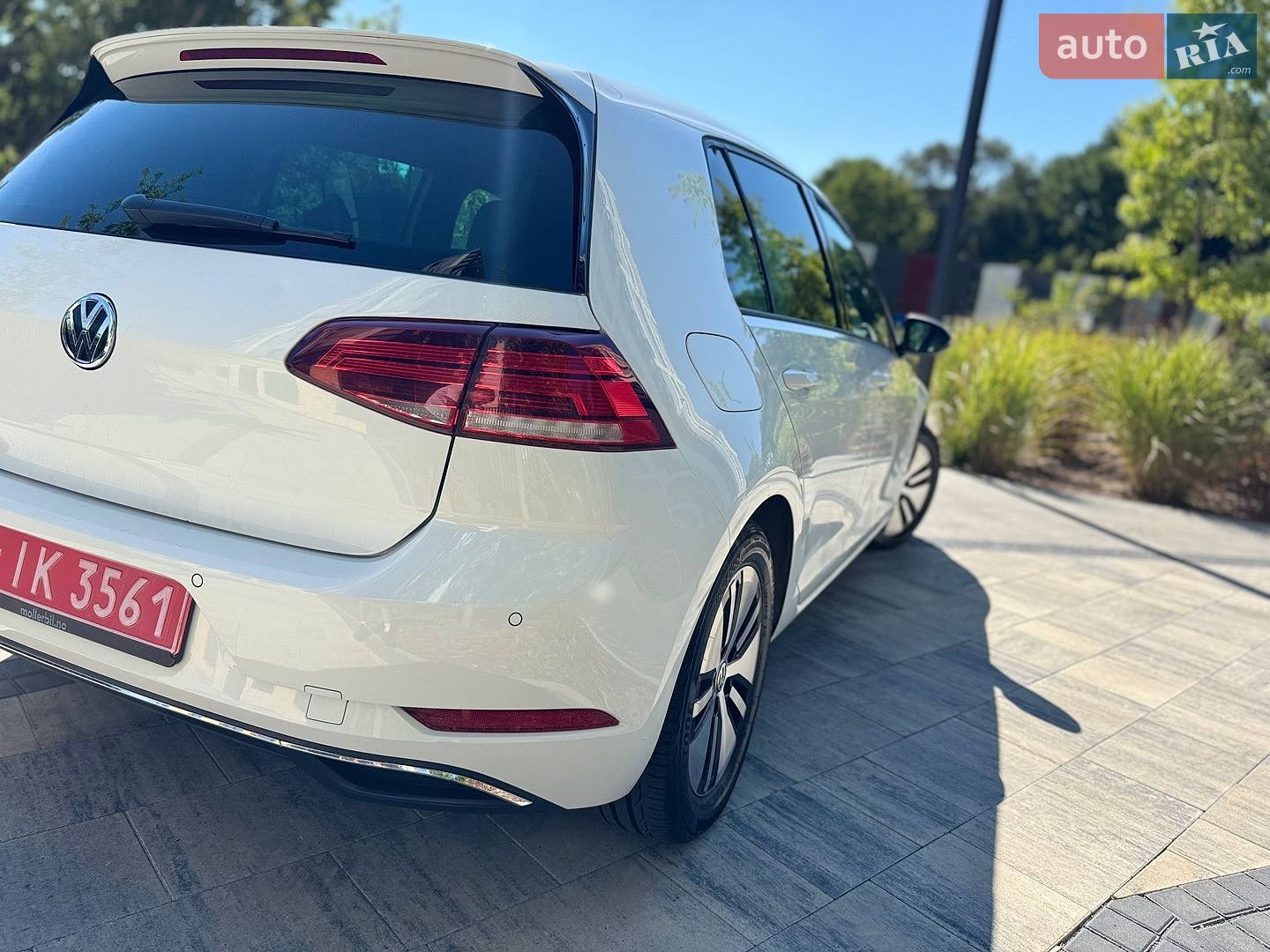 Volkswagen e-Golf 2018 VIN WVWZZZAUZJW902912 фото оголошення 19 з 30