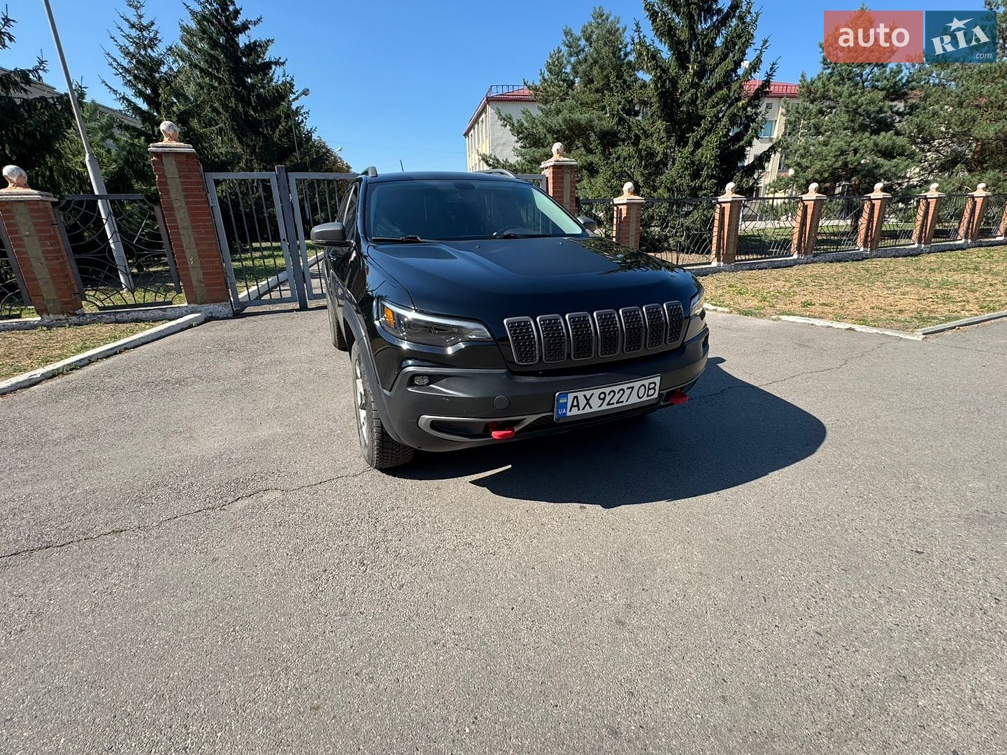 Jeep Cherokee 2018 VIN 1C4PJMBX0KD328611 фото оголошення 3 з 21