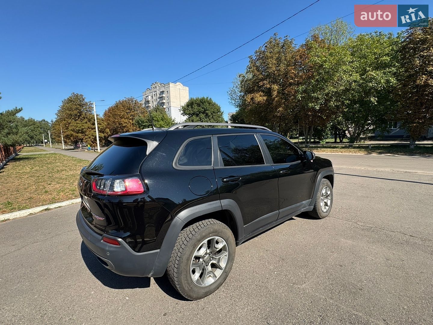 Jeep Cherokee 2018 VIN 1C4PJMBX0KD328611 фото оголошення 4 з 21