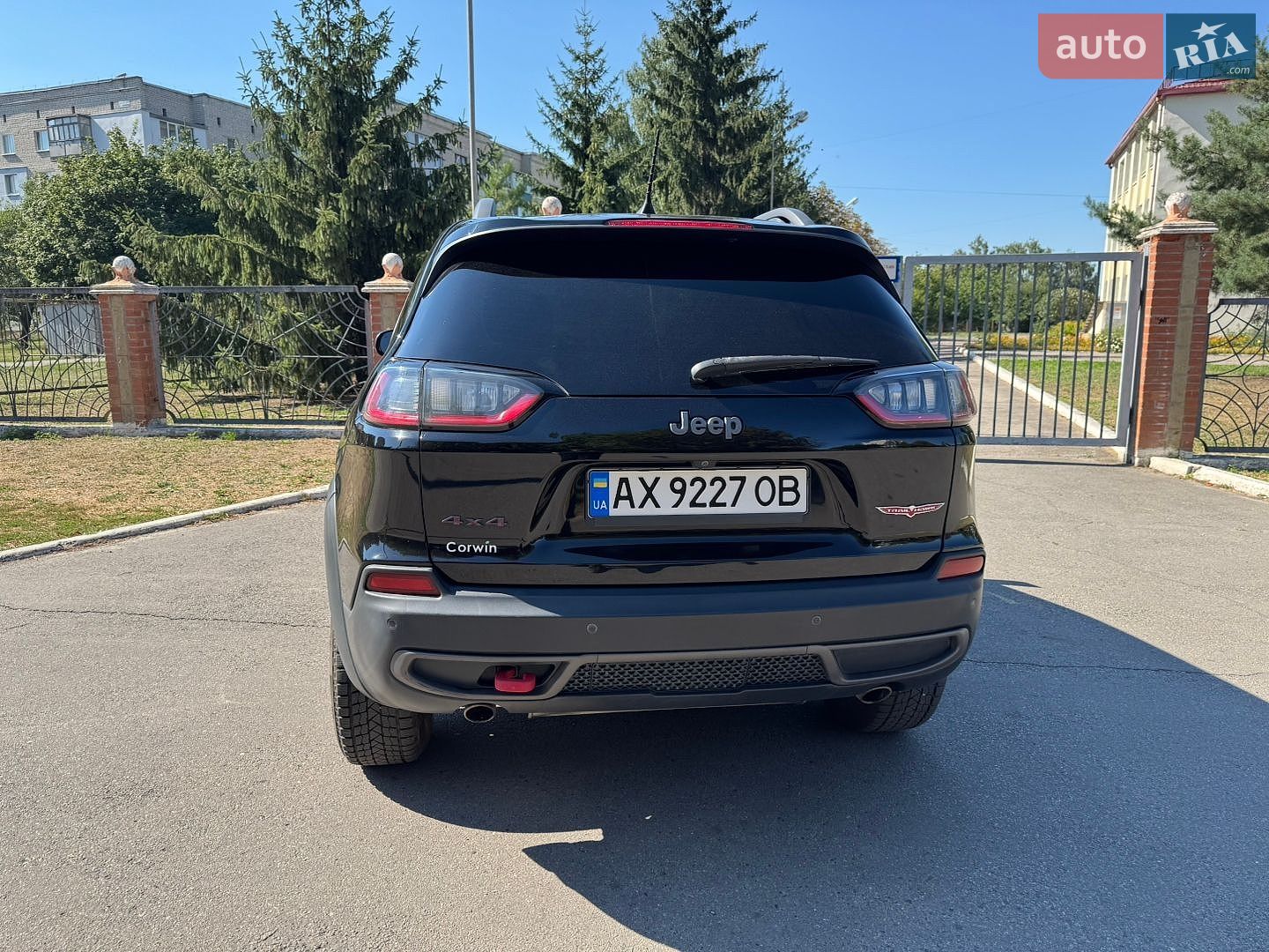 Jeep Cherokee 2018 VIN 1C4PJMBX0KD328611 фото оголошення 6 з 21