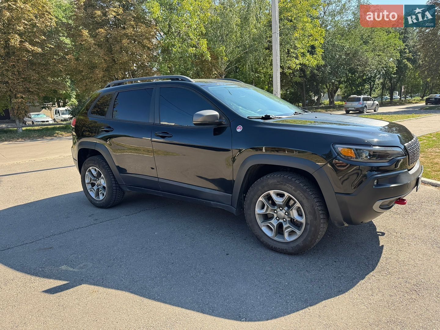 Jeep Cherokee 2018 VIN 1C4PJMBX0KD328611 фото оголошення 8 з 21