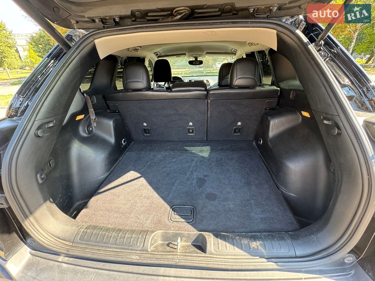 Jeep Cherokee 2018 VIN 1C4PJMBX0KD328611 фото оголошення 11 з 21