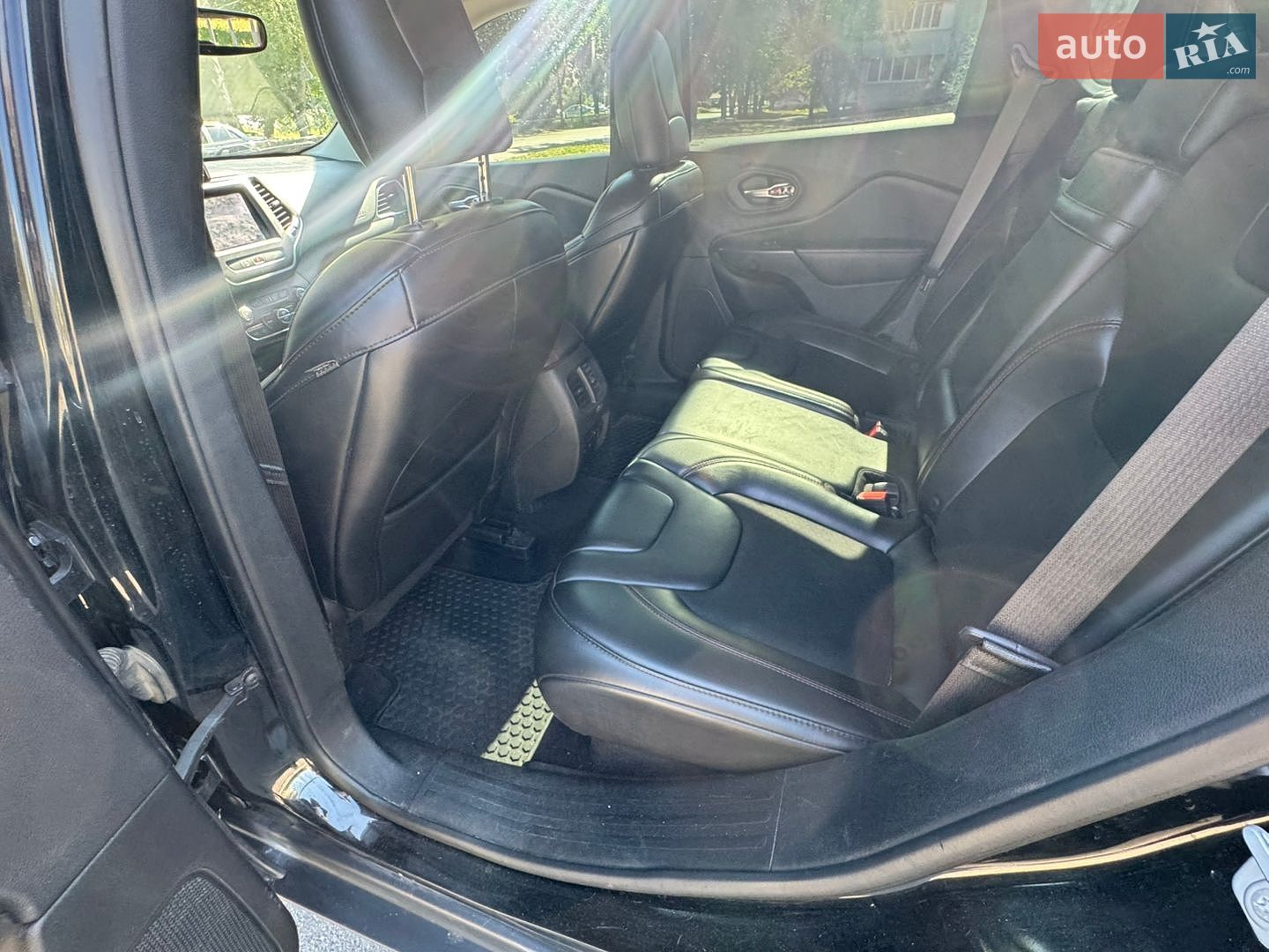 Jeep Cherokee 2018 VIN 1C4PJMBX0KD328611 фото оголошення 15 з 21