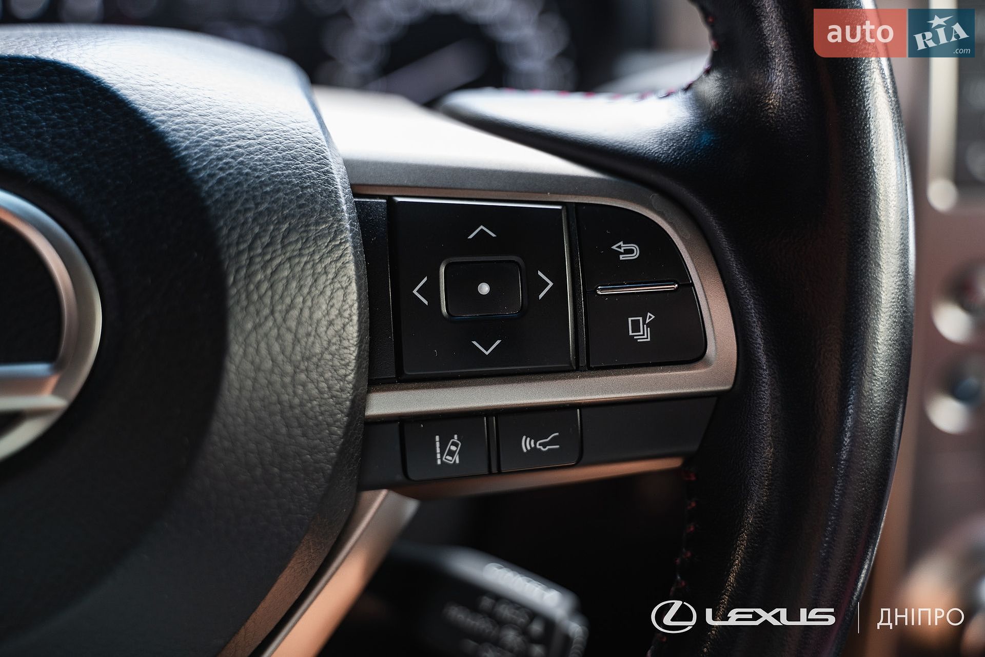 Lexus GX 2020 VIN JTJJM7FX905261309 фото оголошення 19 з 49