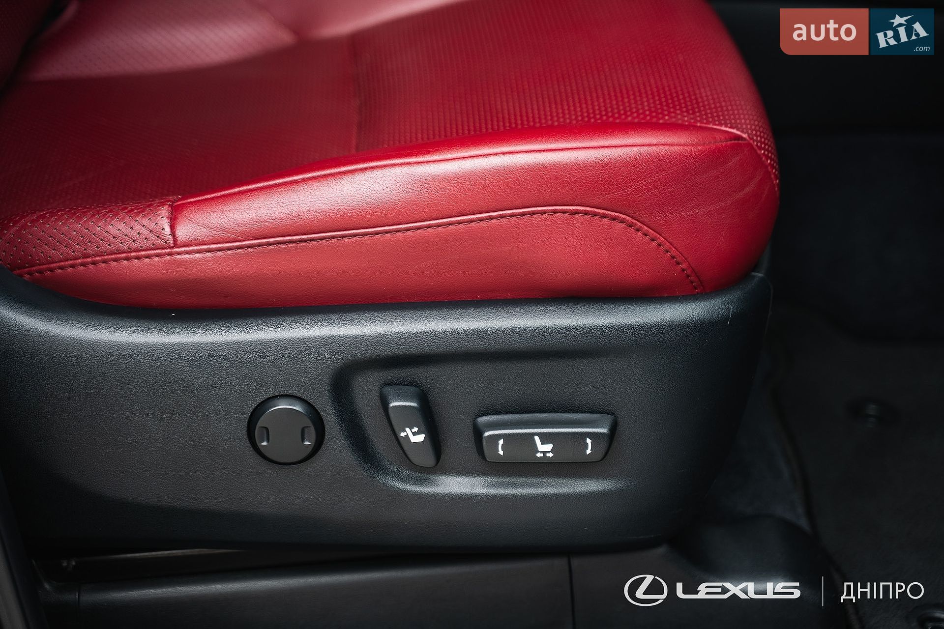 Lexus GX 2020 VIN JTJJM7FX905261309 фото оголошення 14 з 49
