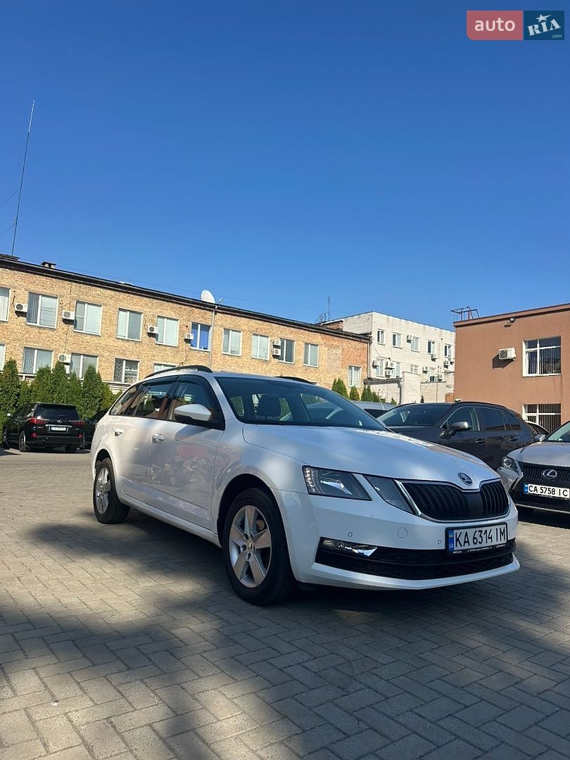 Skoda Octavia 2018 VIN TMBJG7NE6J0329137 фото оголошення 2 з 17