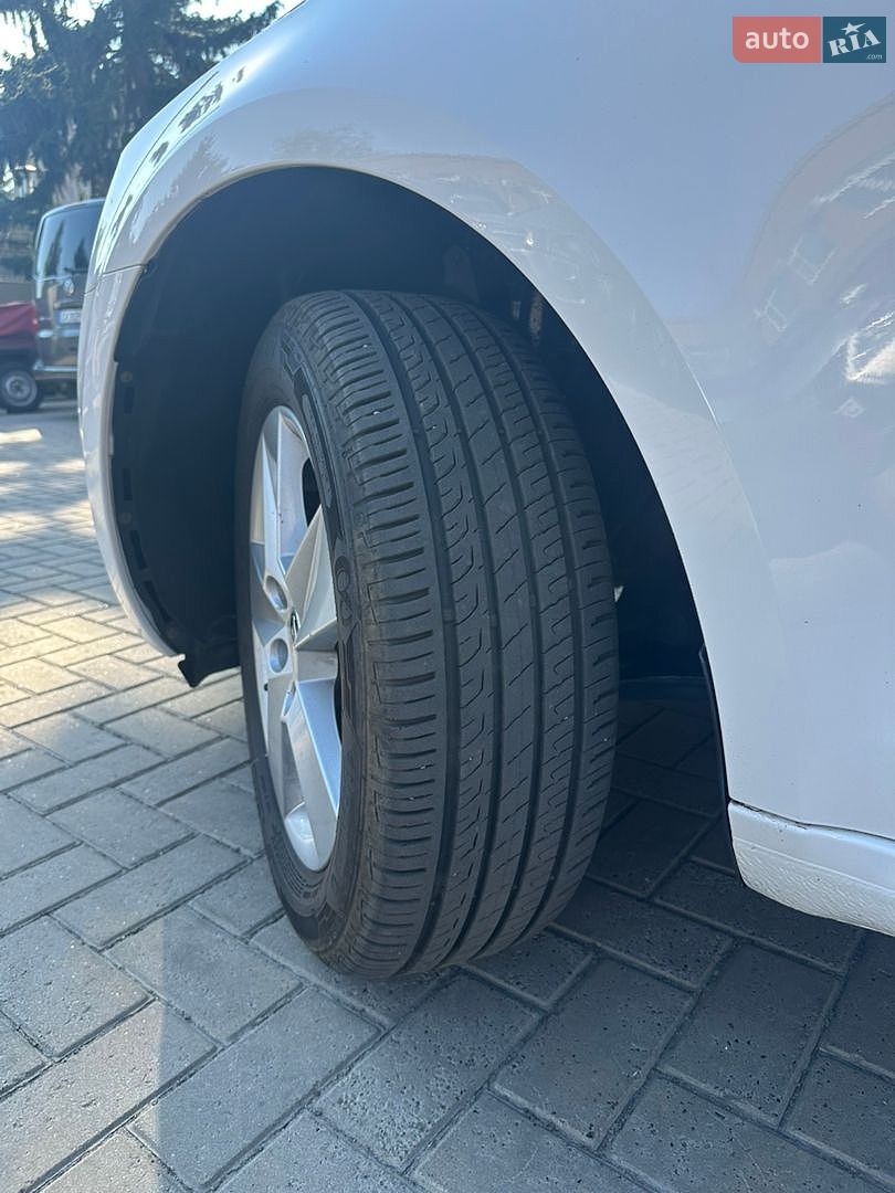Skoda Octavia 2018 VIN TMBJG7NE6J0329137 фото оголошення 13 з 17