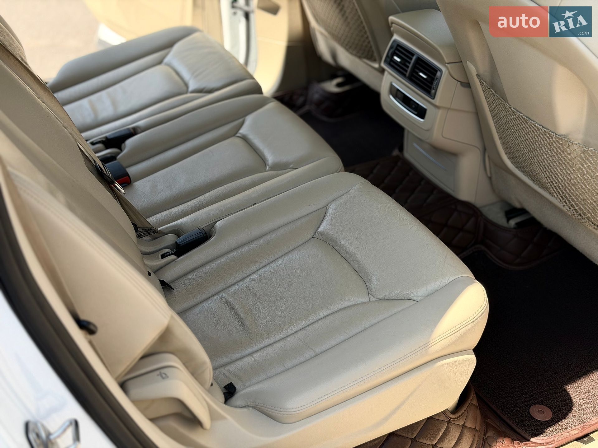Audi Q7 2016 VIN WA1LAAF72HD036520 фото оголошення 10 з 55