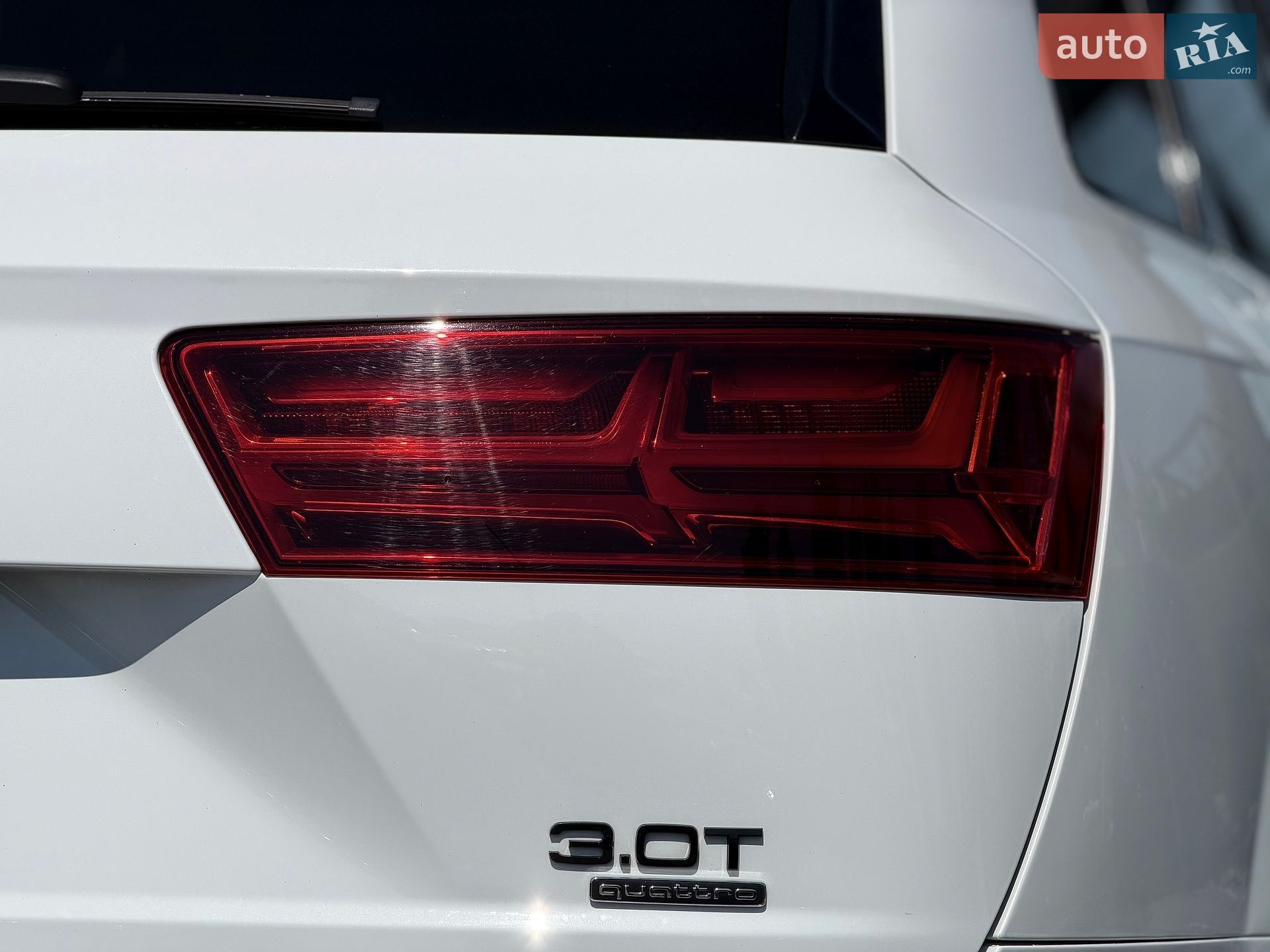 Audi Q7 2016 VIN WA1LAAF72HD036520 фото оголошення 9 з 55