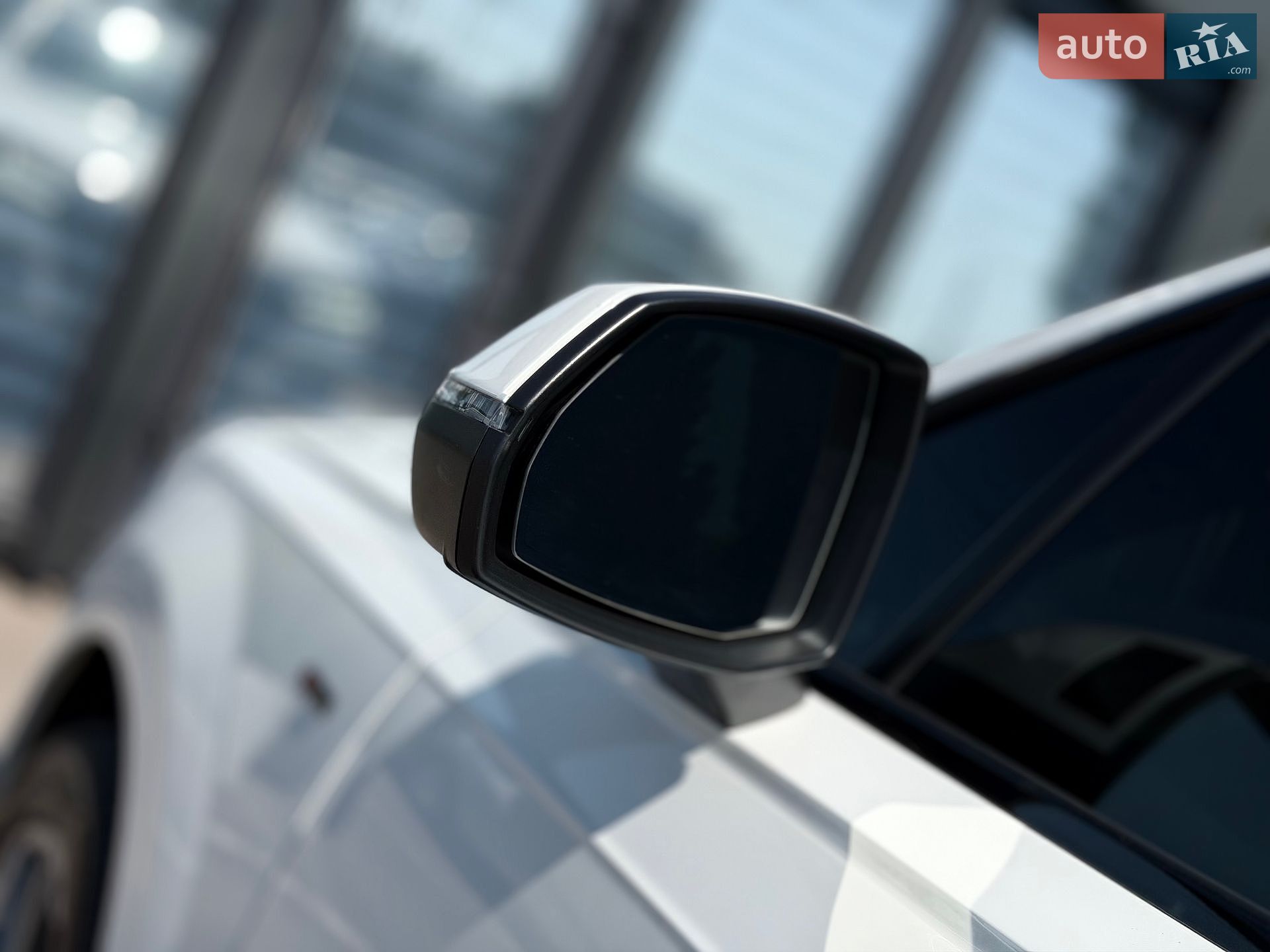 Audi Q7 2016 VIN WA1LAAF72HD036520 фото оголошення 4 з 55