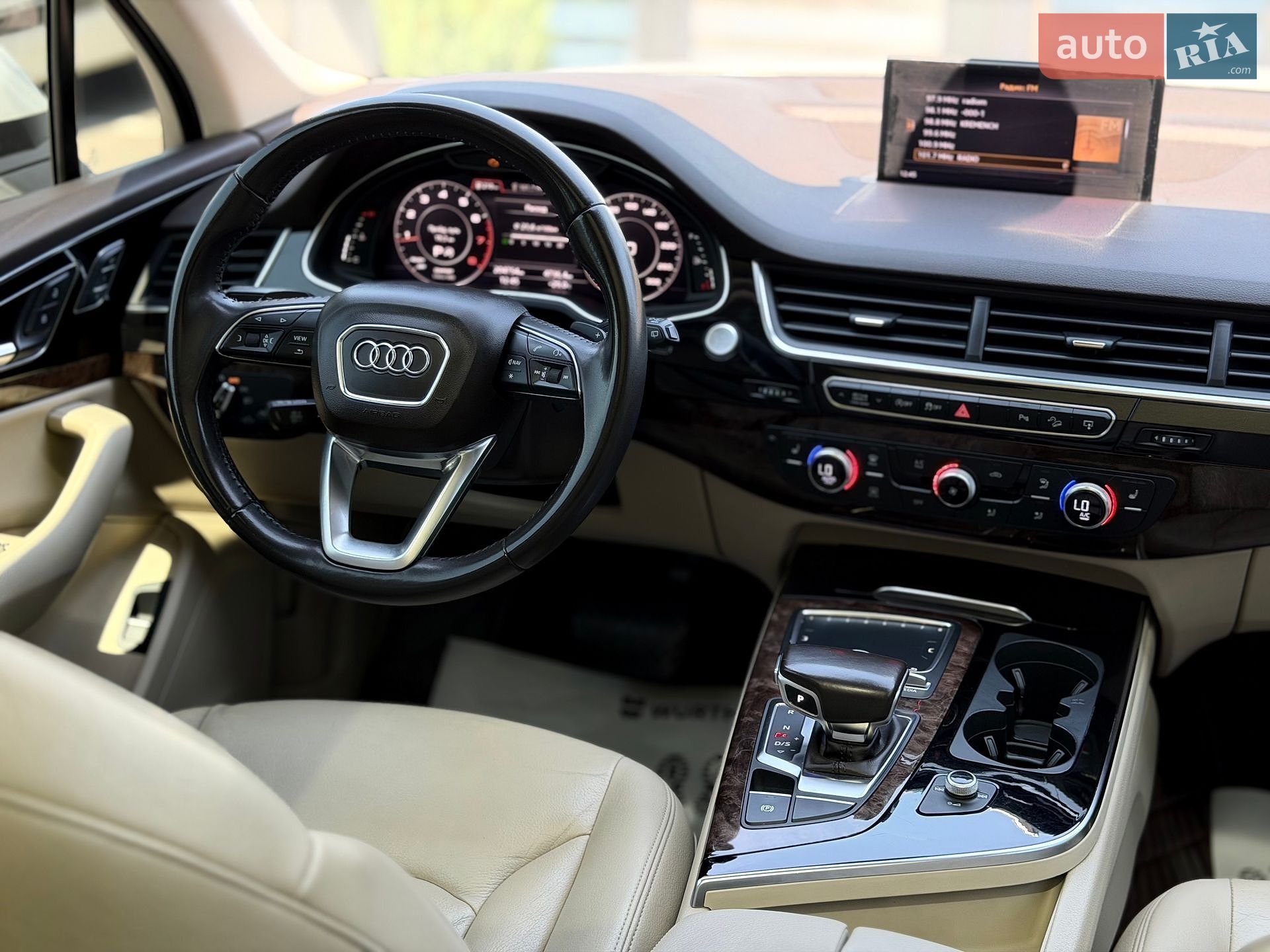 Audi Q7 2016 VIN WA1LAAF72HD036520 фото оголошення 35 з 55