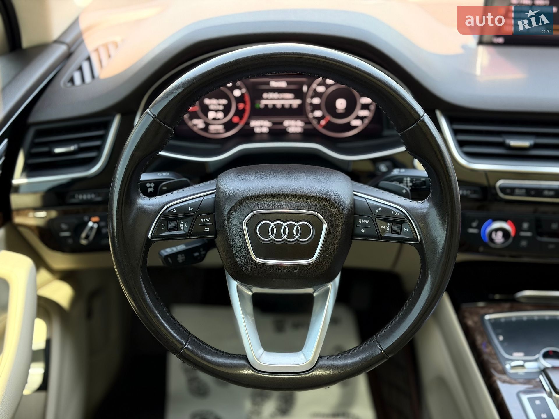 Audi Q7 2016 VIN WA1LAAF72HD036520 фото оголошення 36 з 55