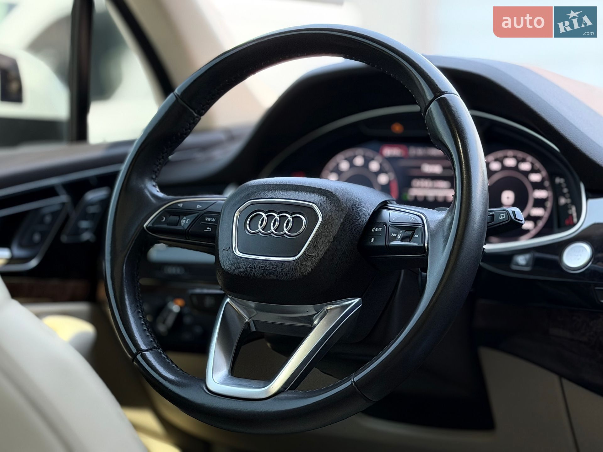 Audi Q7 2016 VIN WA1LAAF72HD036520 фото оголошення 37 з 55