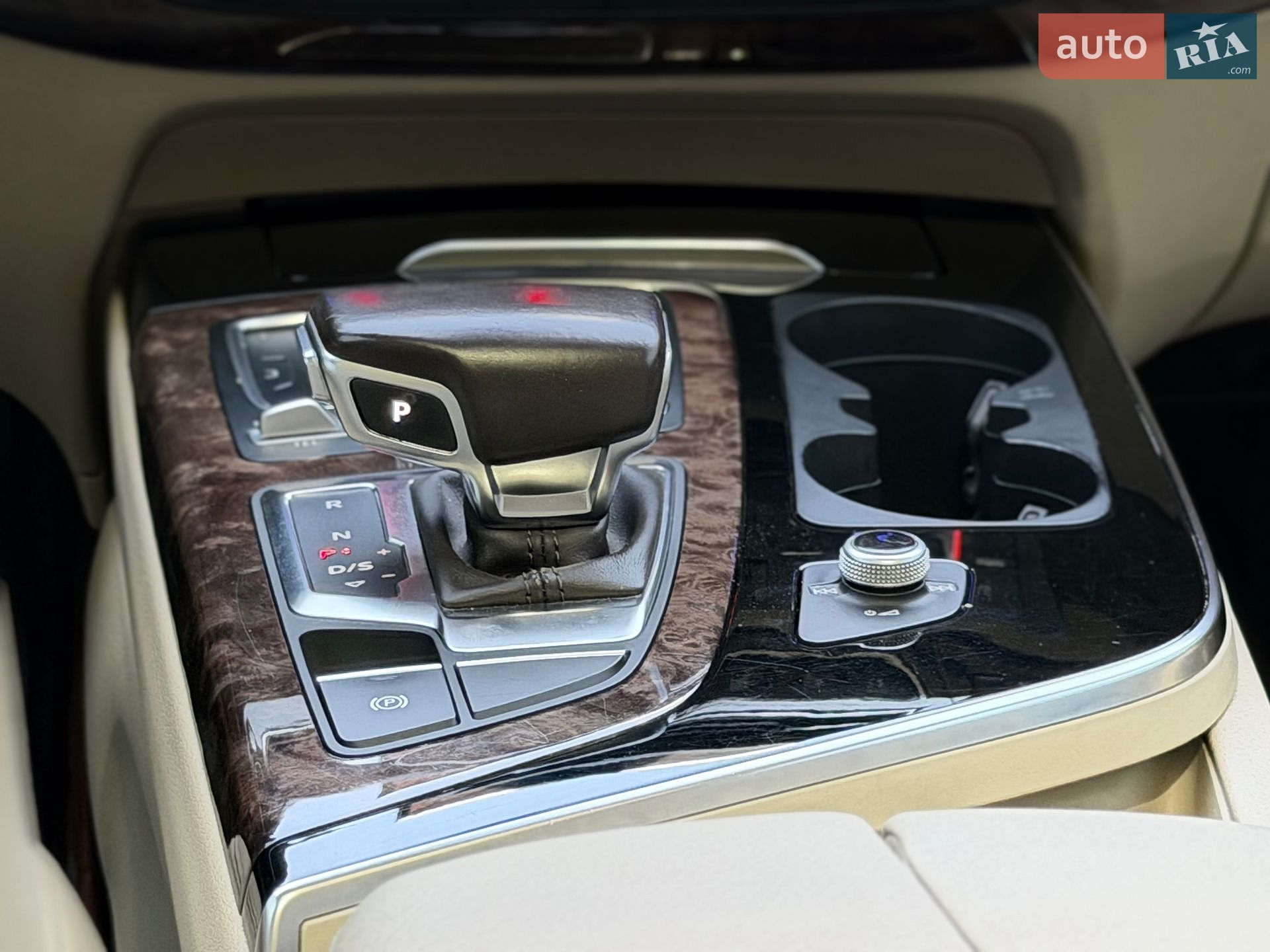 Audi Q7 2016 VIN WA1LAAF72HD036520 фото оголошення 41 з 55
