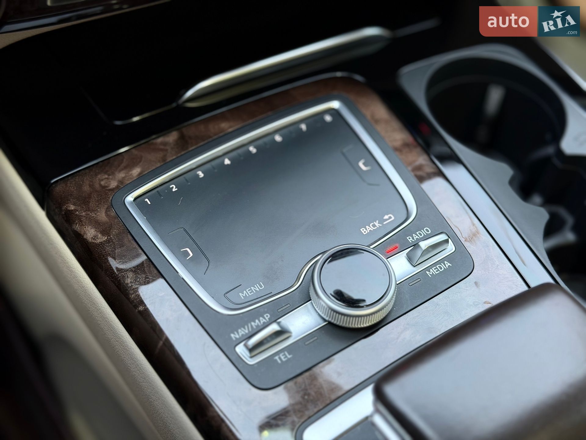 Audi Q7 2016 VIN WA1LAAF72HD036520 фото оголошення 51 з 55