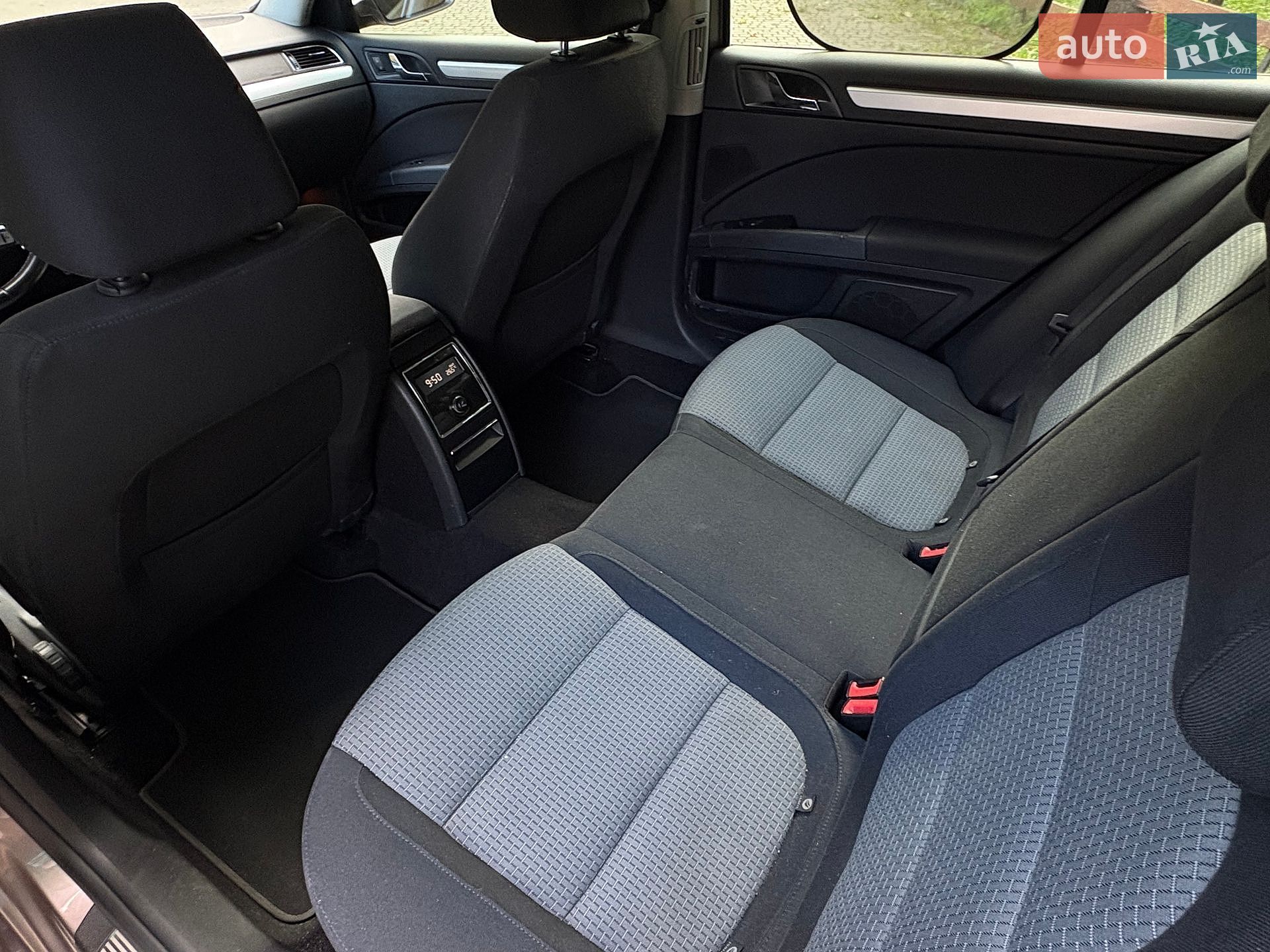 Skoda Superb 2010 VIN TMBAE73T7B9014321 фото оголошення 16 з 21