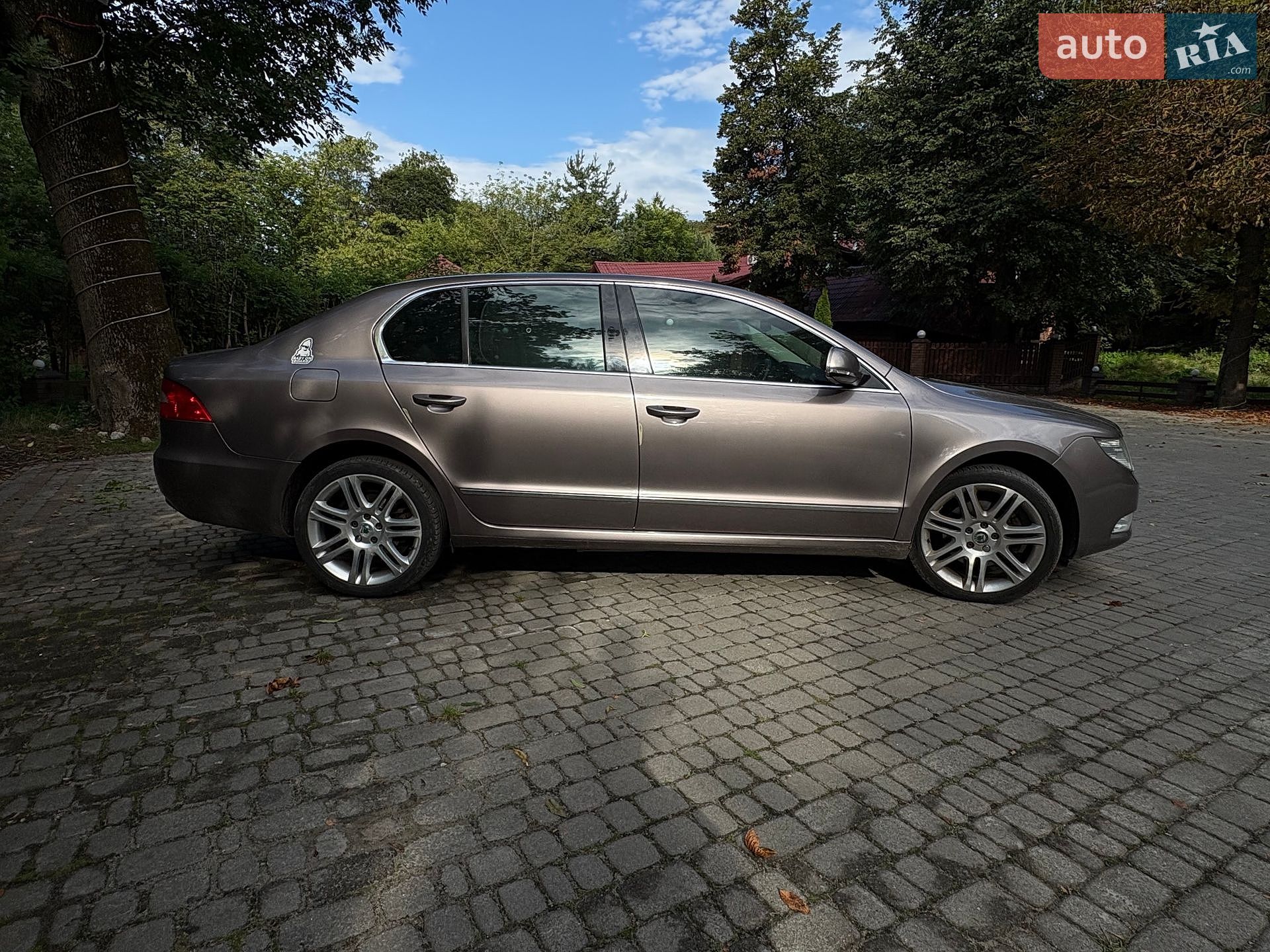 Skoda Superb 2010 VIN TMBAE73T7B9014321 фото оголошення 5 з 21