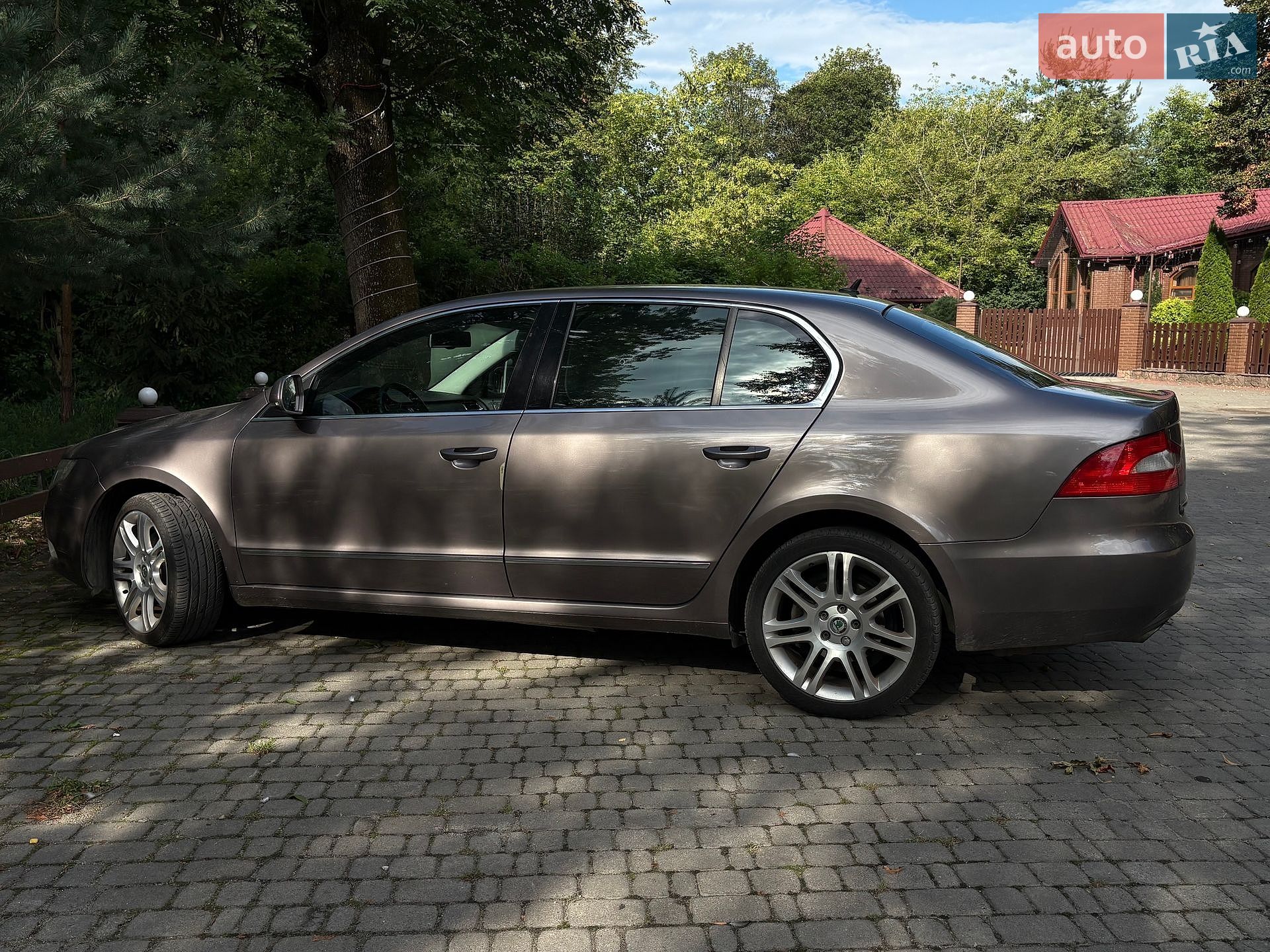 Skoda Superb 2010 VIN TMBAE73T7B9014321 фото оголошення 6 з 21